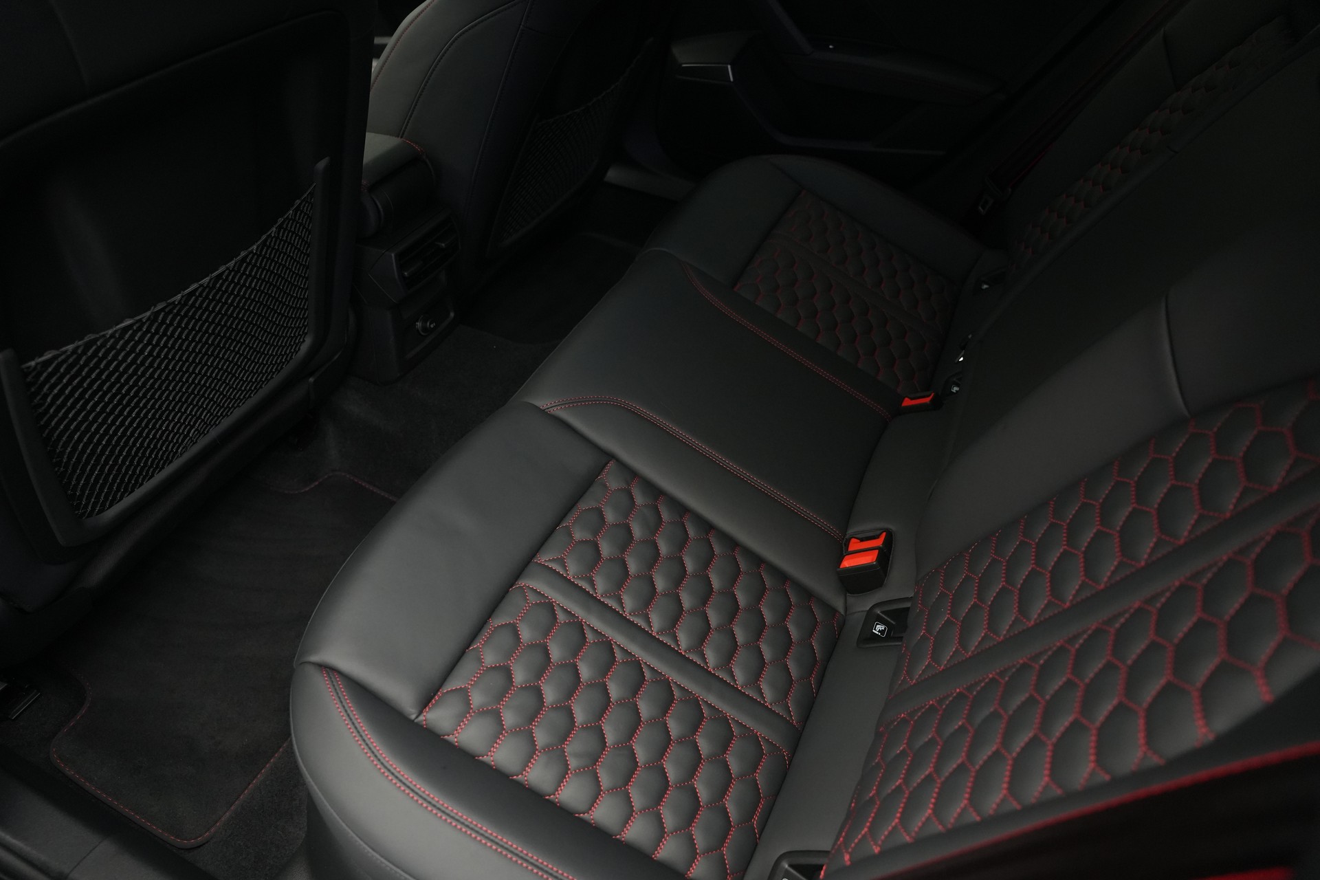 AUDI RS3 Sportback 2.5 TSI quattro S-tronic *CH-Fahrzeug* *HuD* *Assistenzpaket*-image-14