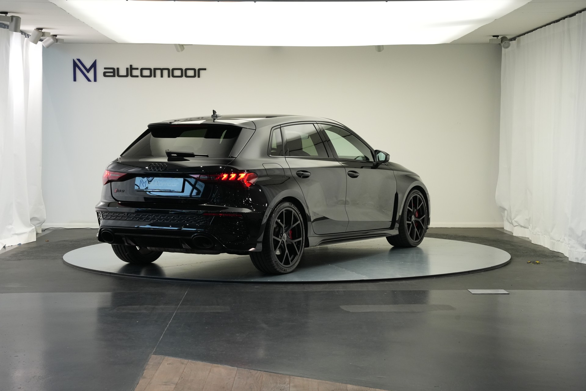 AUDI RS3 Sportback 2.5 TSI quattro S-tronic *CH-Fahrzeug* *HuD* *Assistenzpaket*-image-4