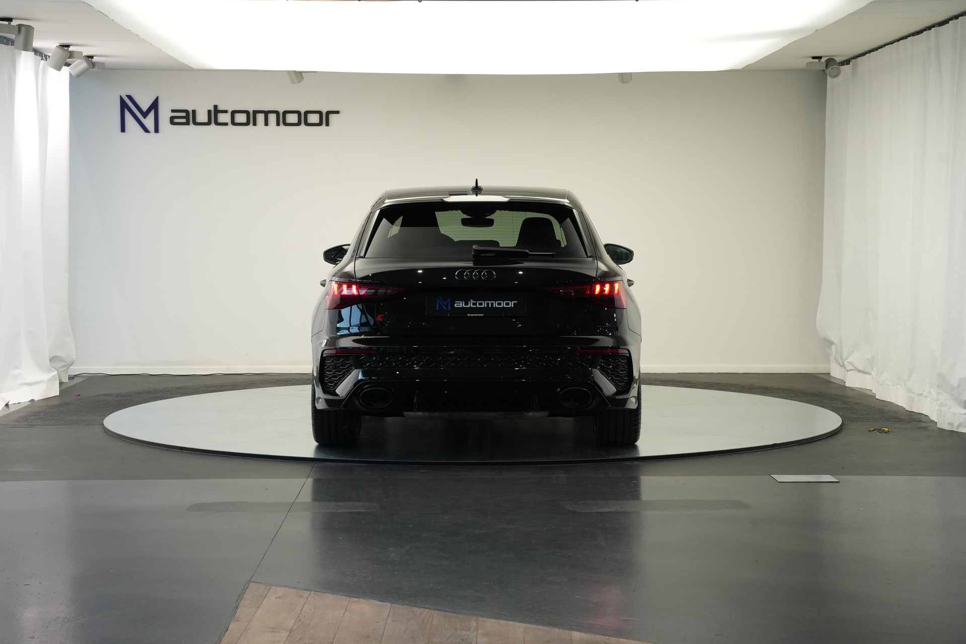 AUDI RS3 Sportback 2.5 TSI quattro S-tronic *CH-Fahrzeug* *HuD* *Assistenzpaket*-image-5