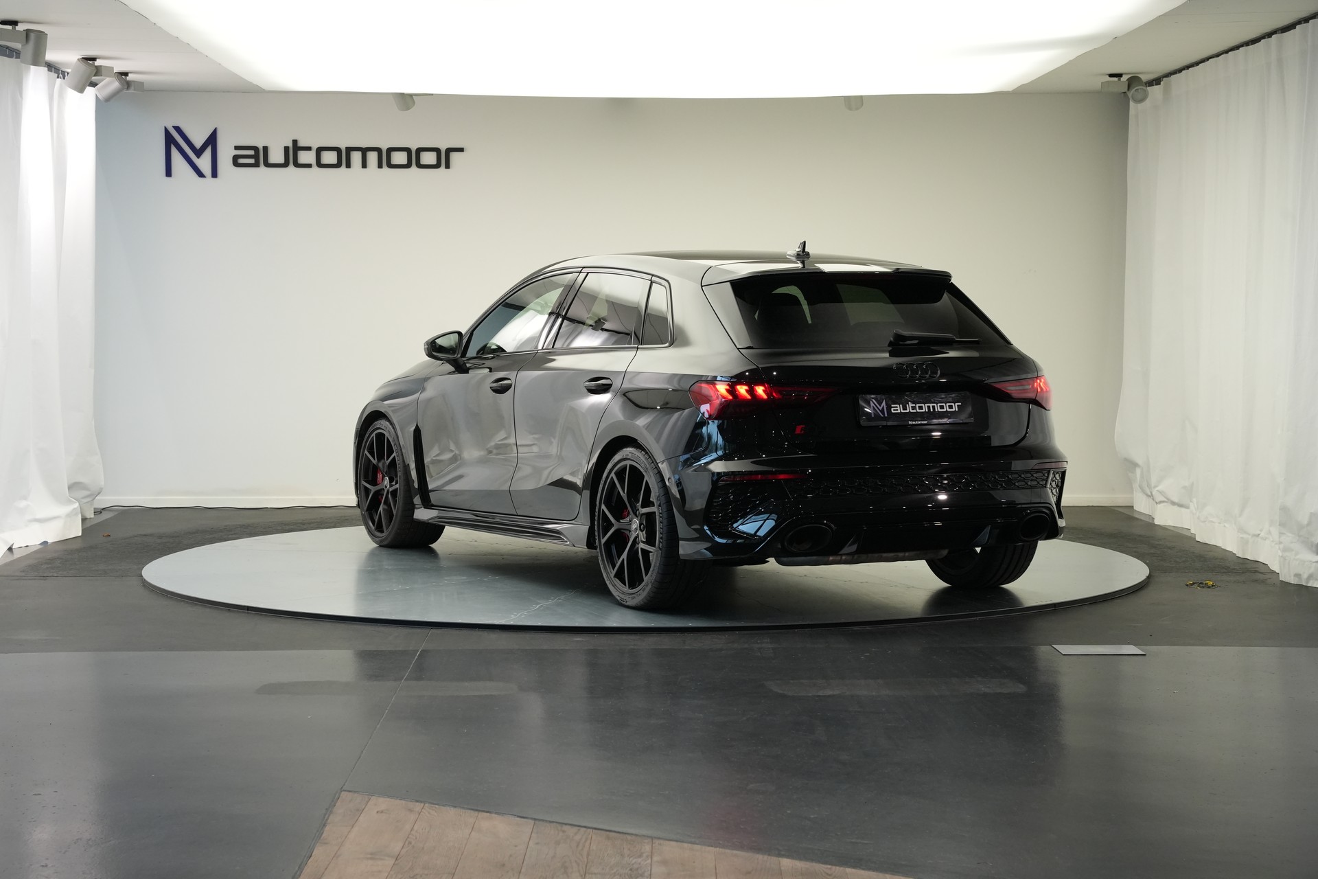 AUDI RS3 Sportback 2.5 TSI quattro S-tronic *CH-Fahrzeug* *HuD* *Assistenzpaket*-image-6