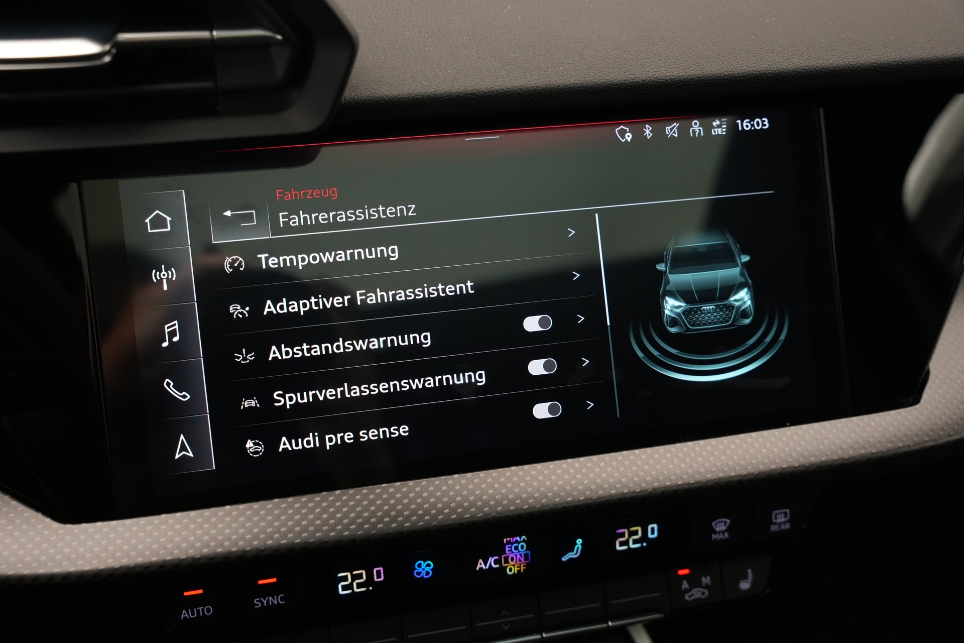 AUDI RS3 Sportback 2.5 TSI quattro S-tronic *CH-Fahrzeug* *HuD* *Assistenzpaket*-image-34