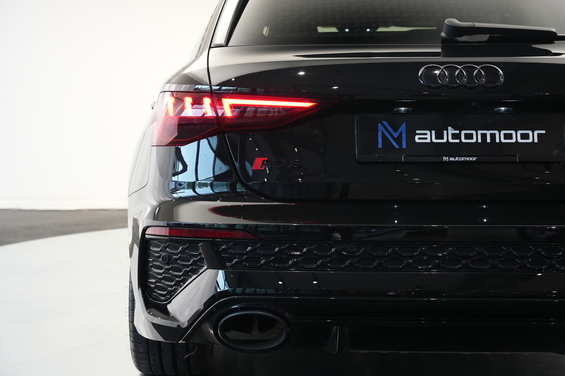 AUDI RS3 Sportback 2.5 TSI quattro S-tronic *CH-Fahrzeug* *HuD* *Assistenzpaket*-image-37