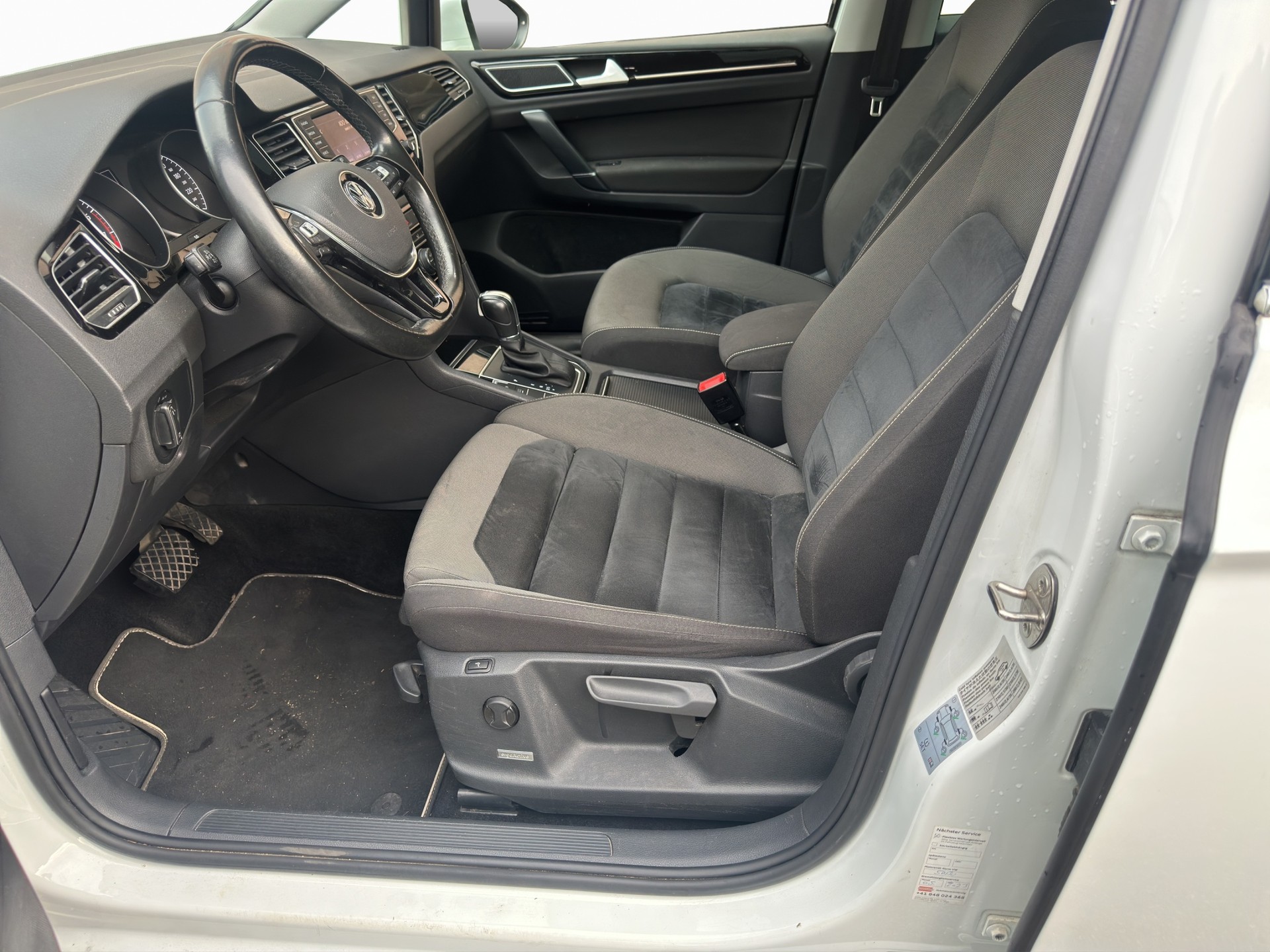 VW Golf Sportsvan 1.4 TSI Highline DSG-image-10