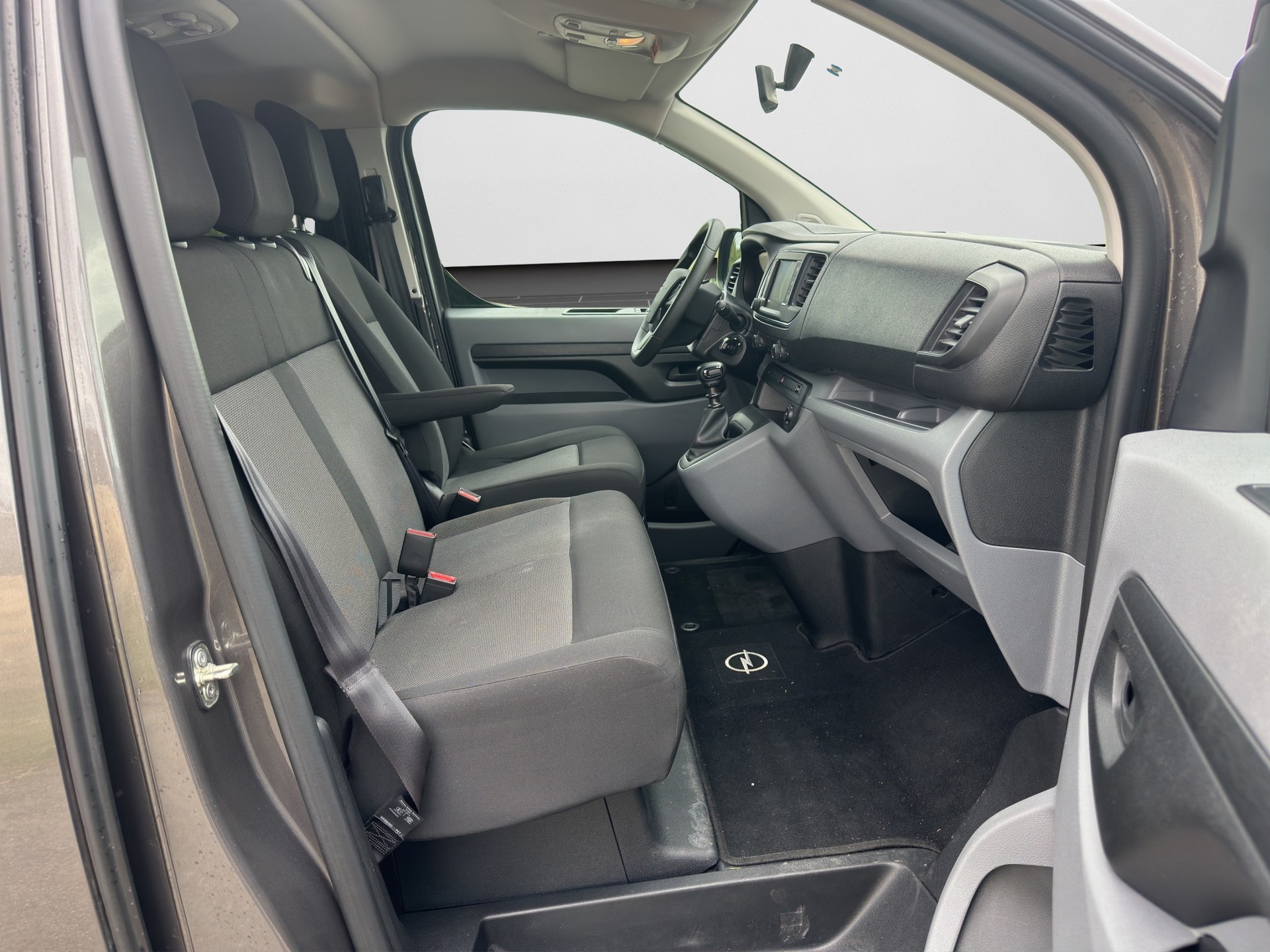 OPEL Vivaro Combi 2.0 CDTI Essentia s/s L-image-13