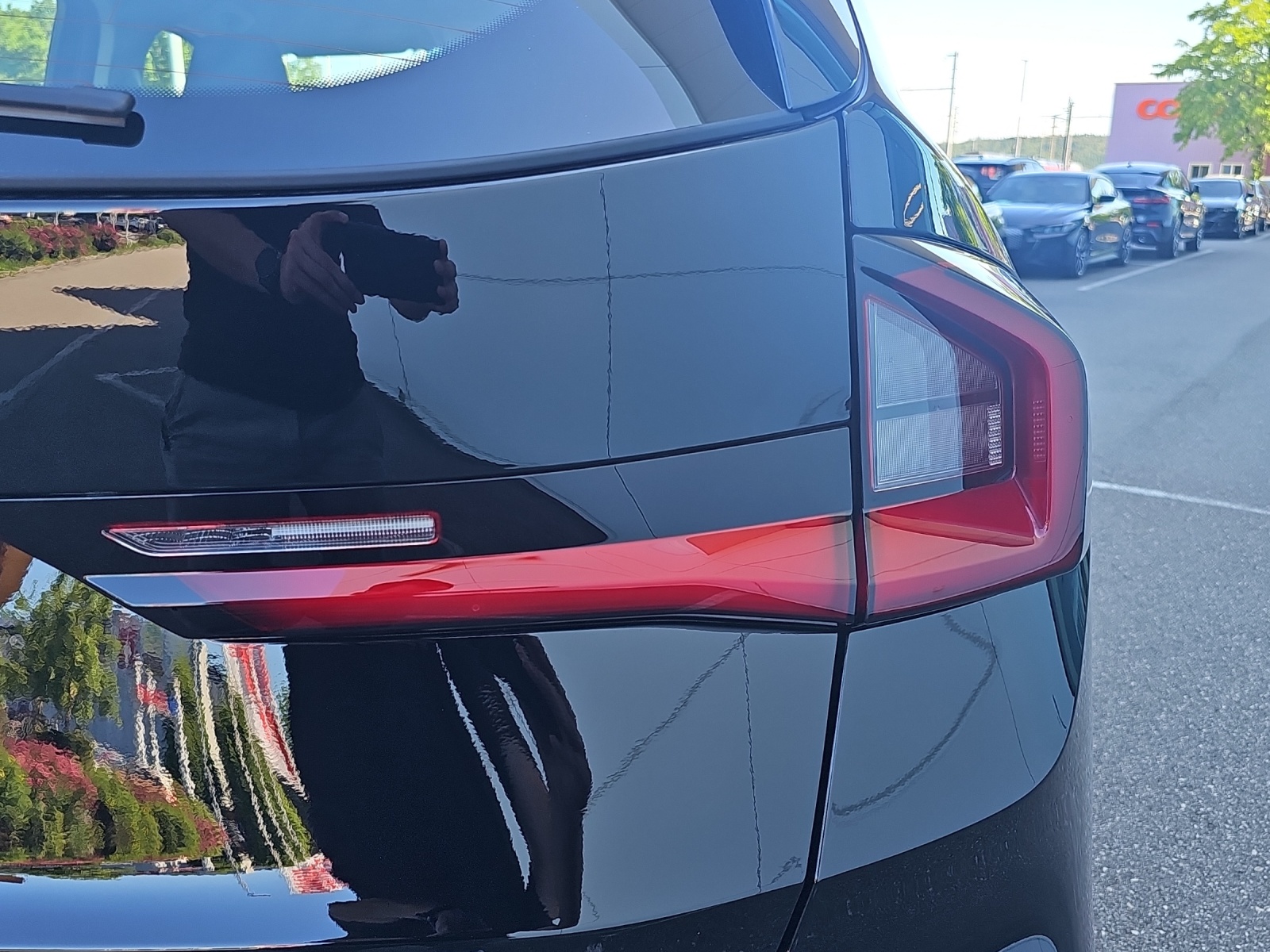 BMW X1 sDrive 18i-image-21