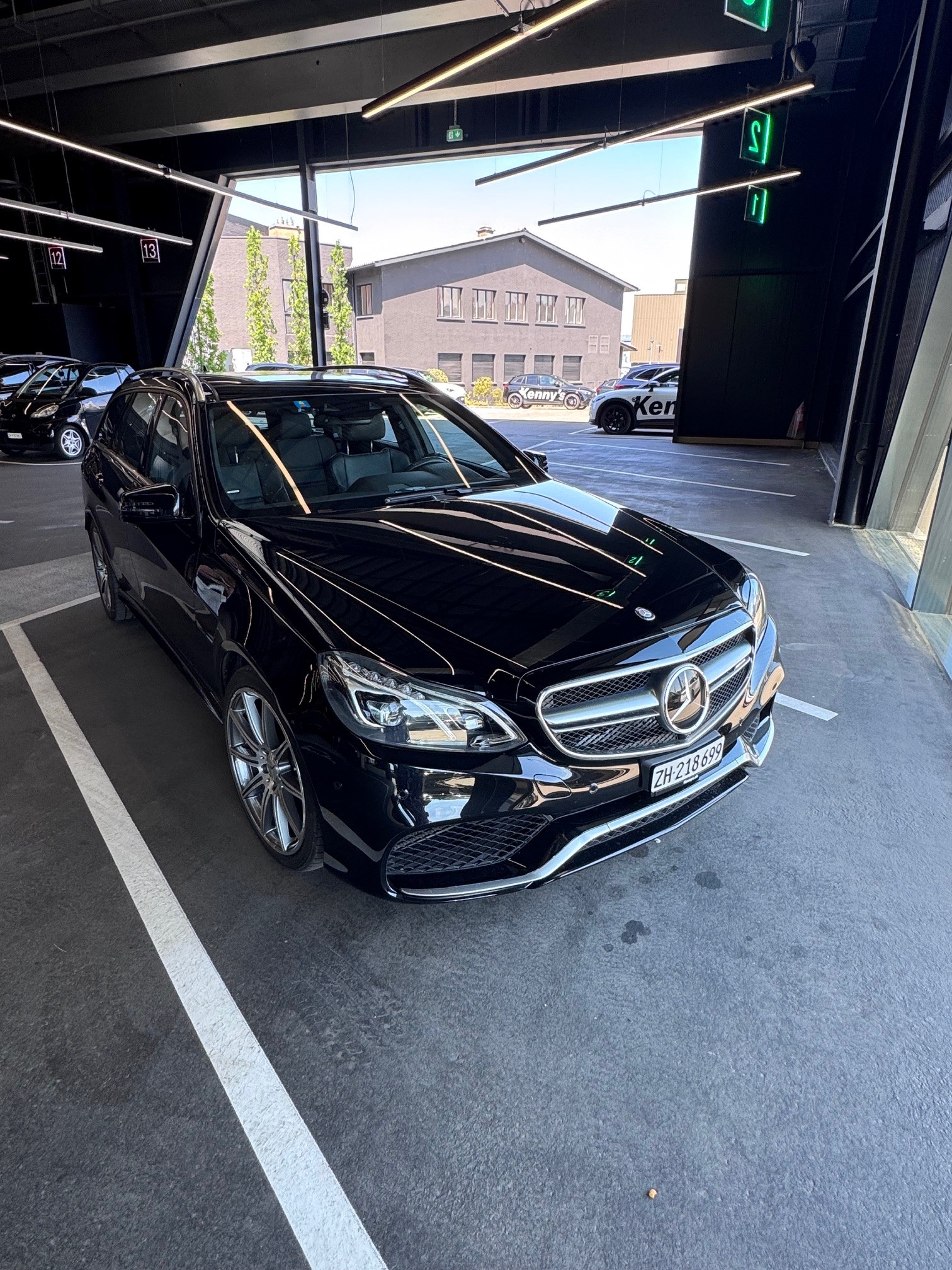 MERCEDES-BENZ E 63 V8 AMG 4matic-image-0