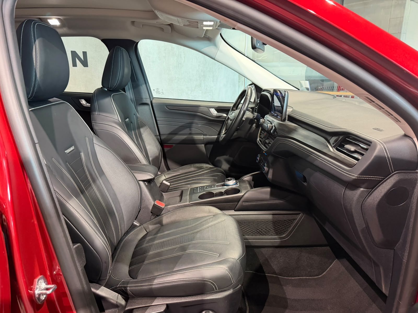 FORD Kuga 2.5 FHEV Vignale 4WD (CH)-image-15