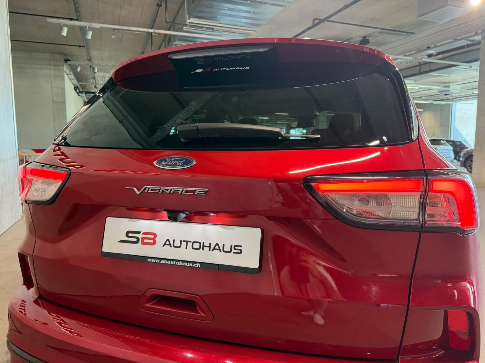 FORD Kuga 2.5 FHEV Vignale 4WD (CH)-image-14