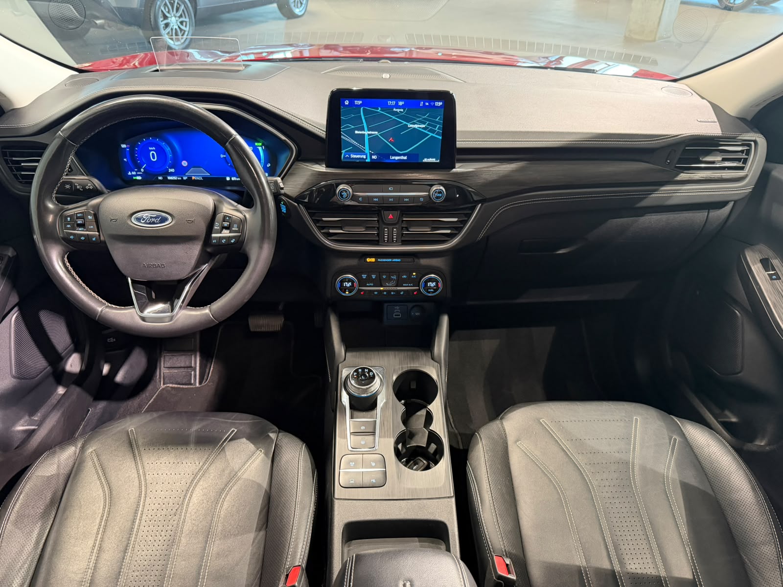FORD Kuga 2.5 FHEV Vignale 4WD (CH)-image-20
