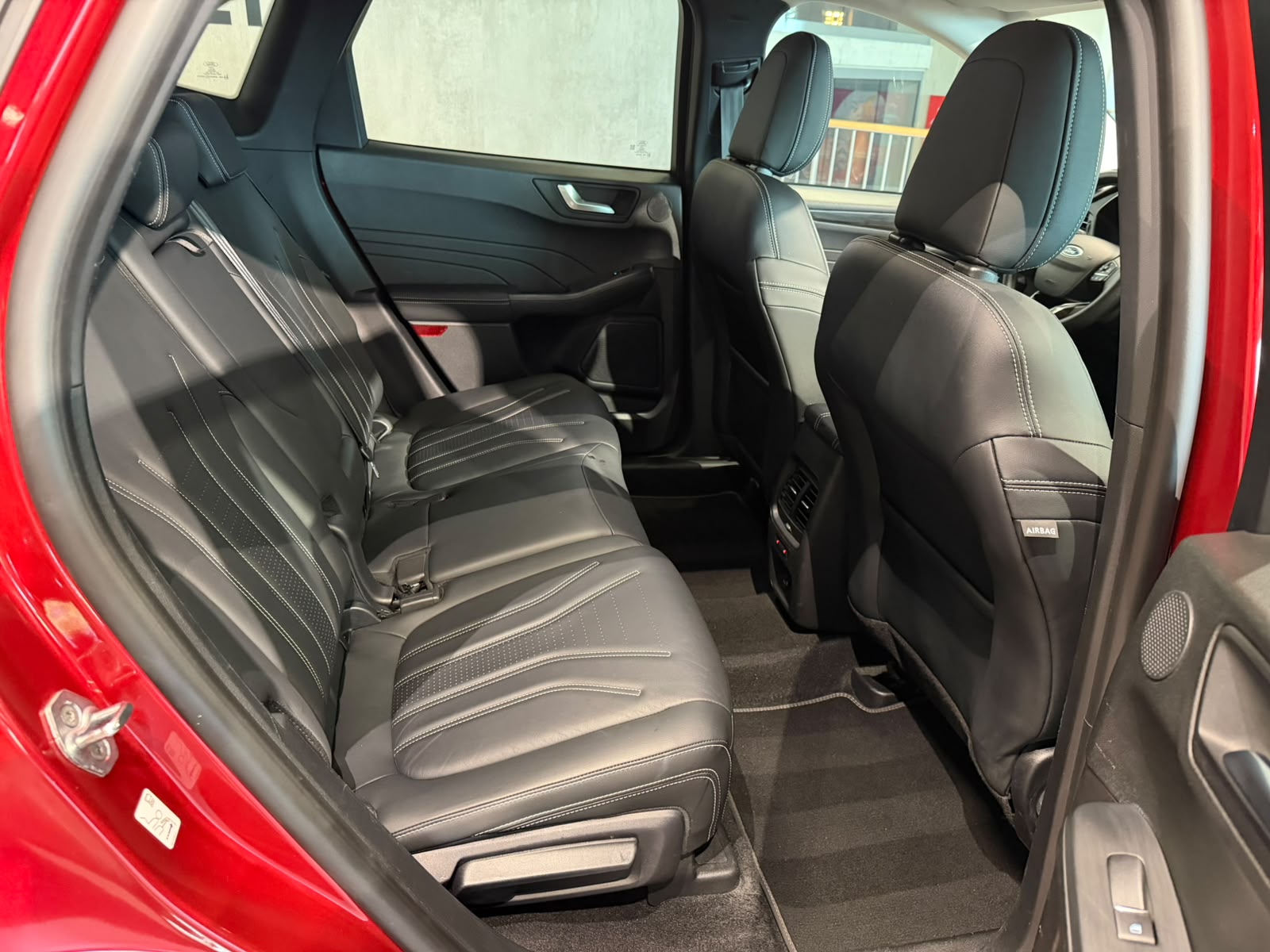 FORD Kuga 2.5 FHEV Vignale 4WD (CH)-image-19