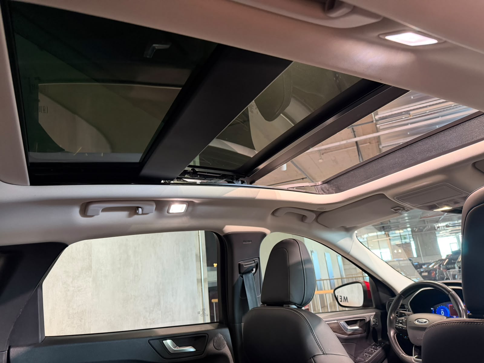 FORD Kuga 2.5 FHEV Vignale 4WD (CH)-image-18