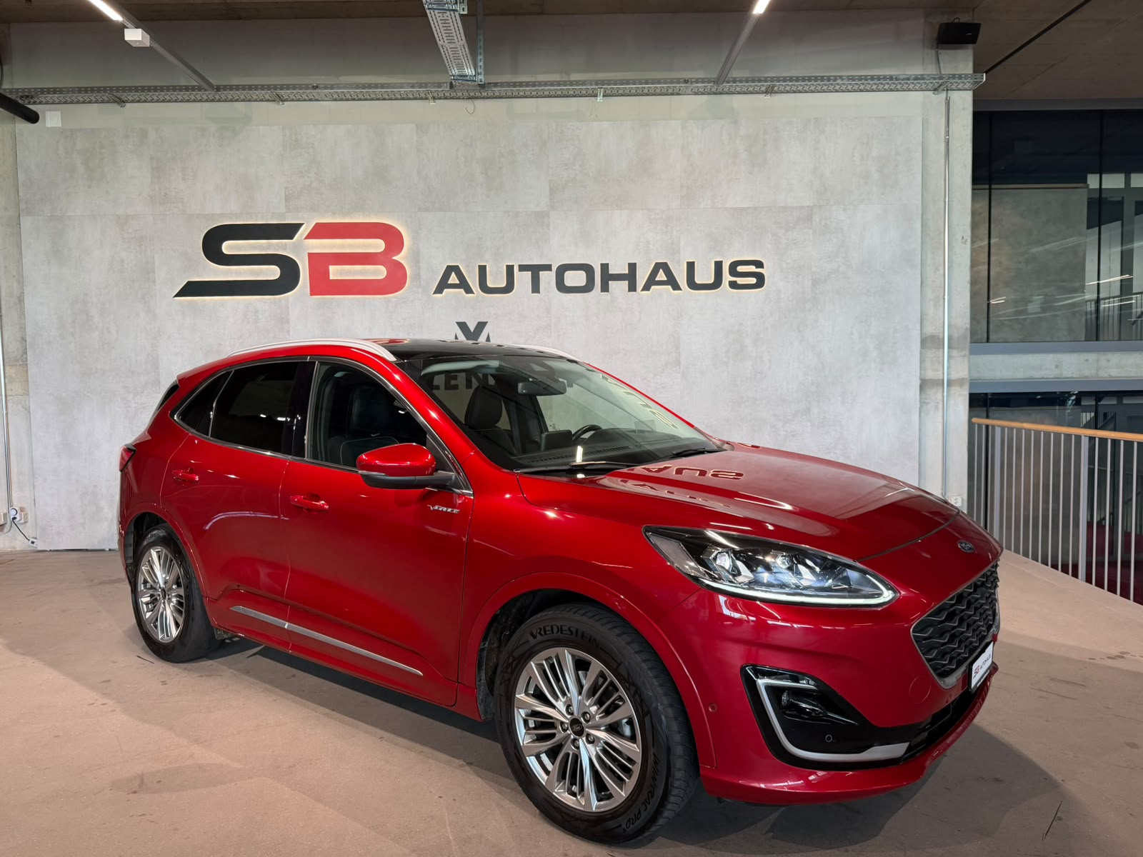 FORD Kuga 2.5 FHEV Vignale 4WD (CH)-image-0