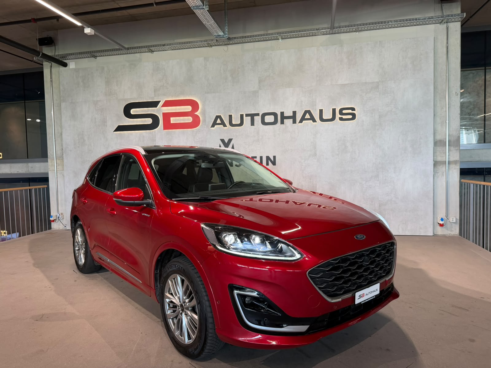 FORD Kuga 2.5 FHEV Vignale 4WD (CH)-image-1