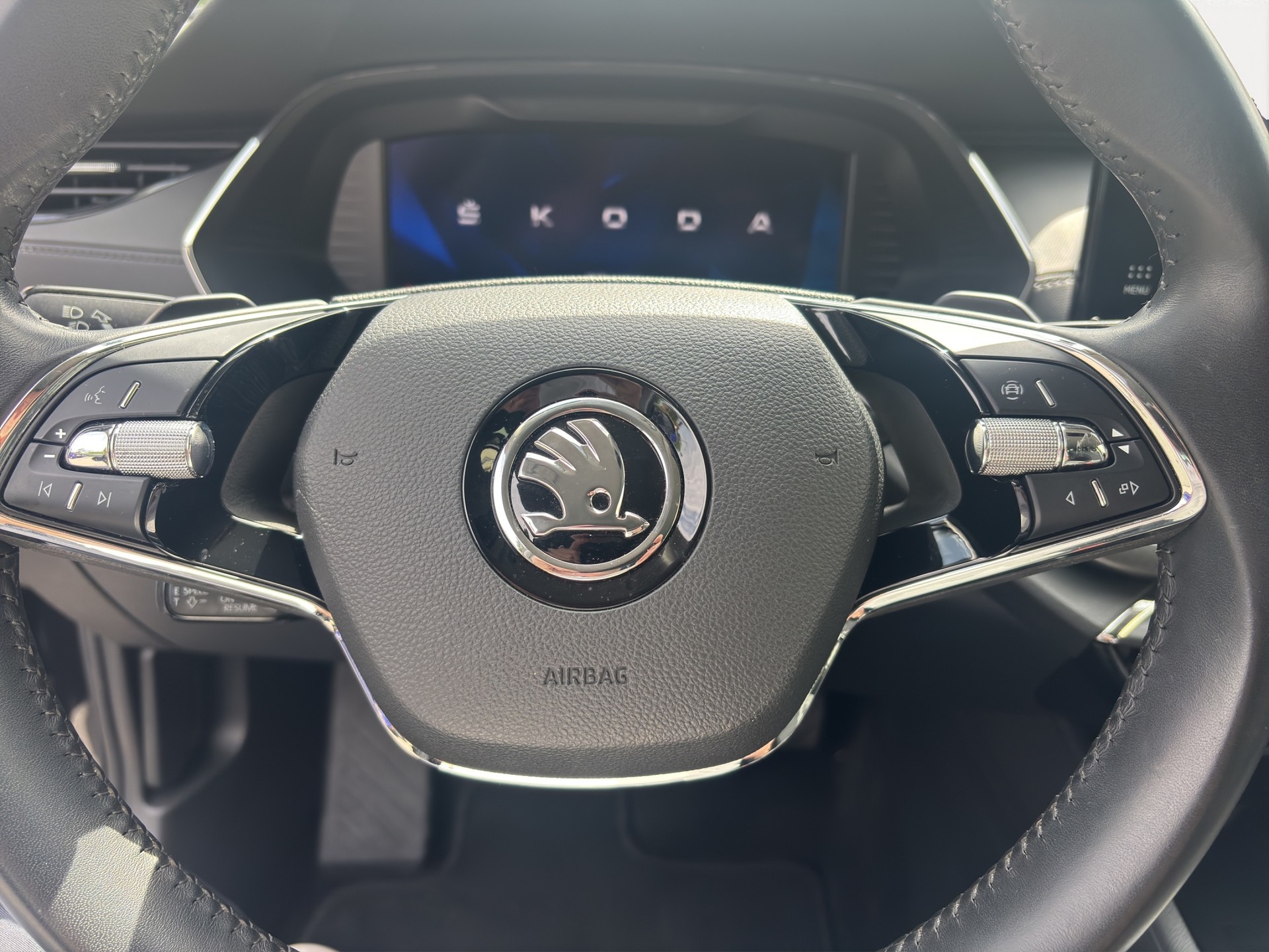 SKODA Octavia Combi 1.0 TSI mHEV DSG Ambition-image-9