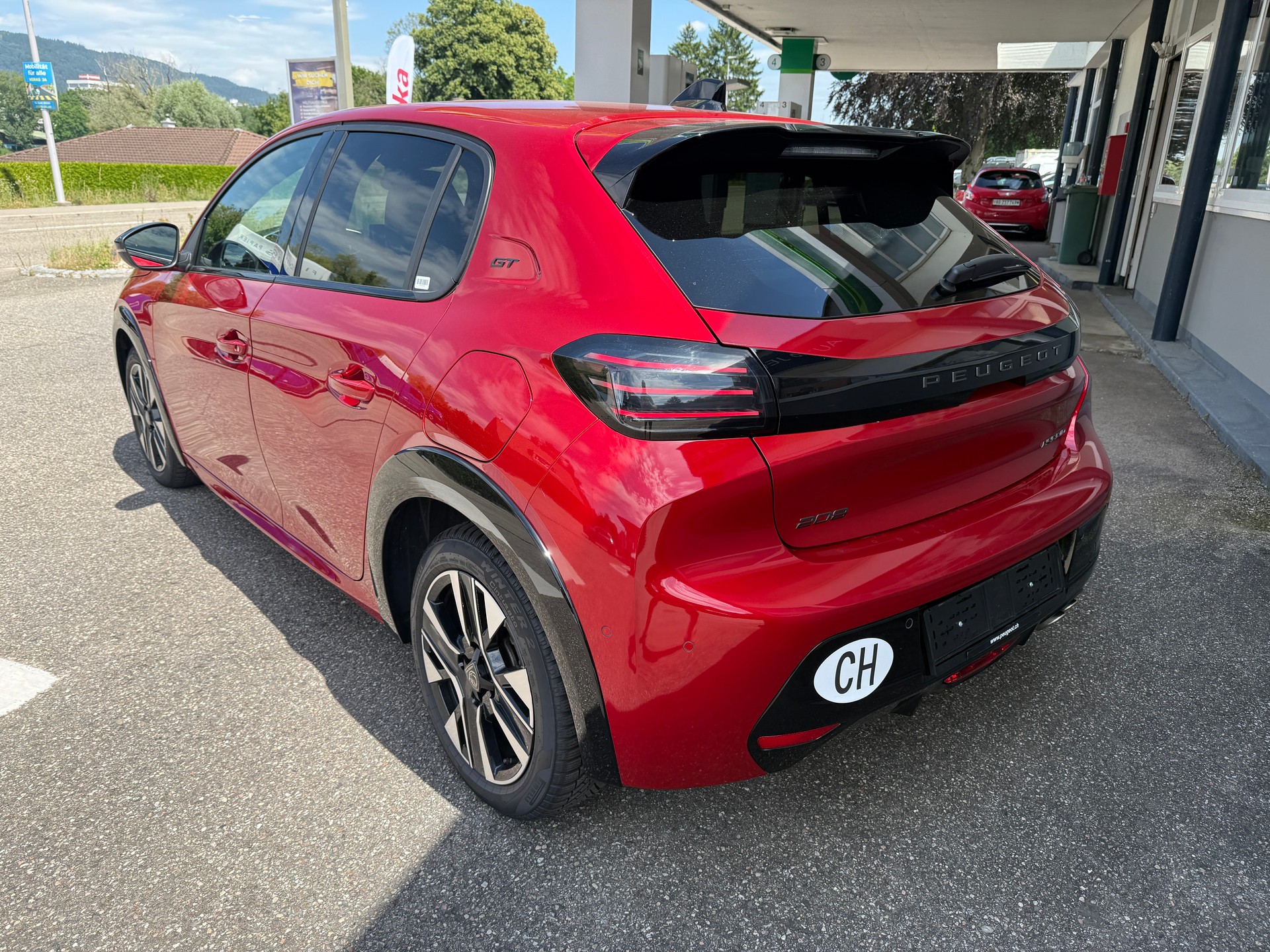 PEUGEOT 208 1.2 MHEV 145 GT-image-2