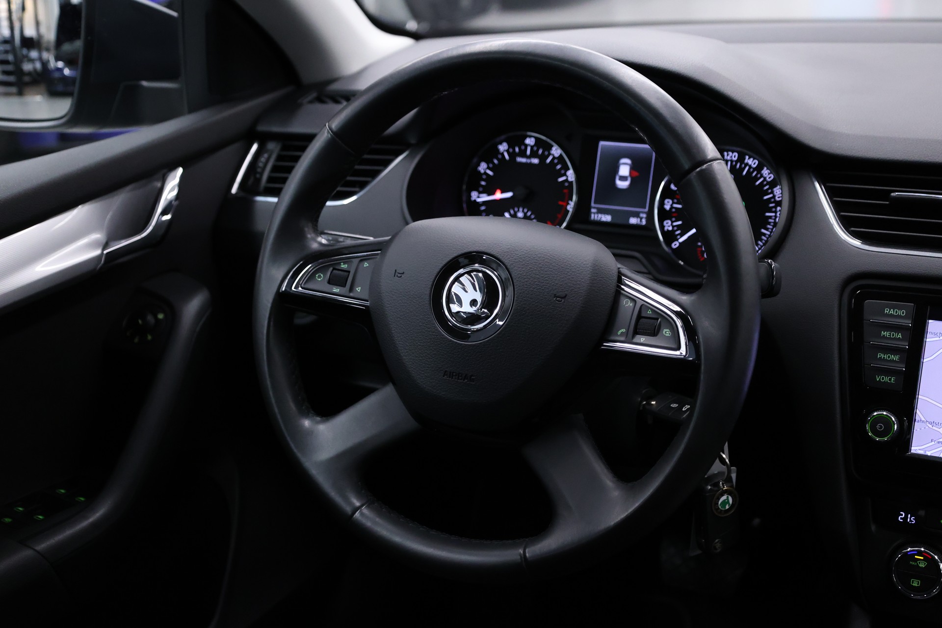 SKODA Octavia 1.8 TSI Elegance DSG-image-14