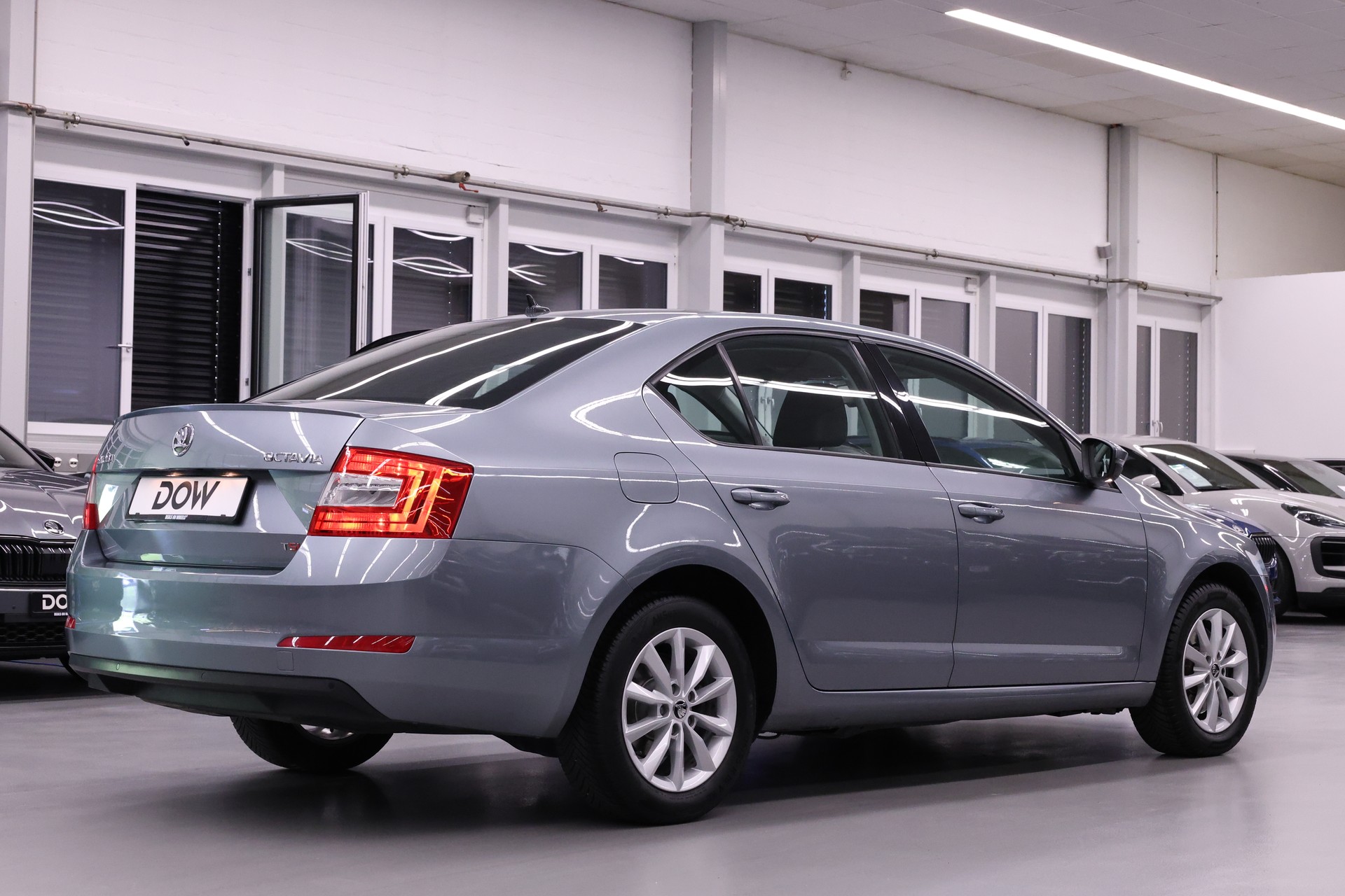 SKODA Octavia 1.8 TSI Elegance DSG-image-2