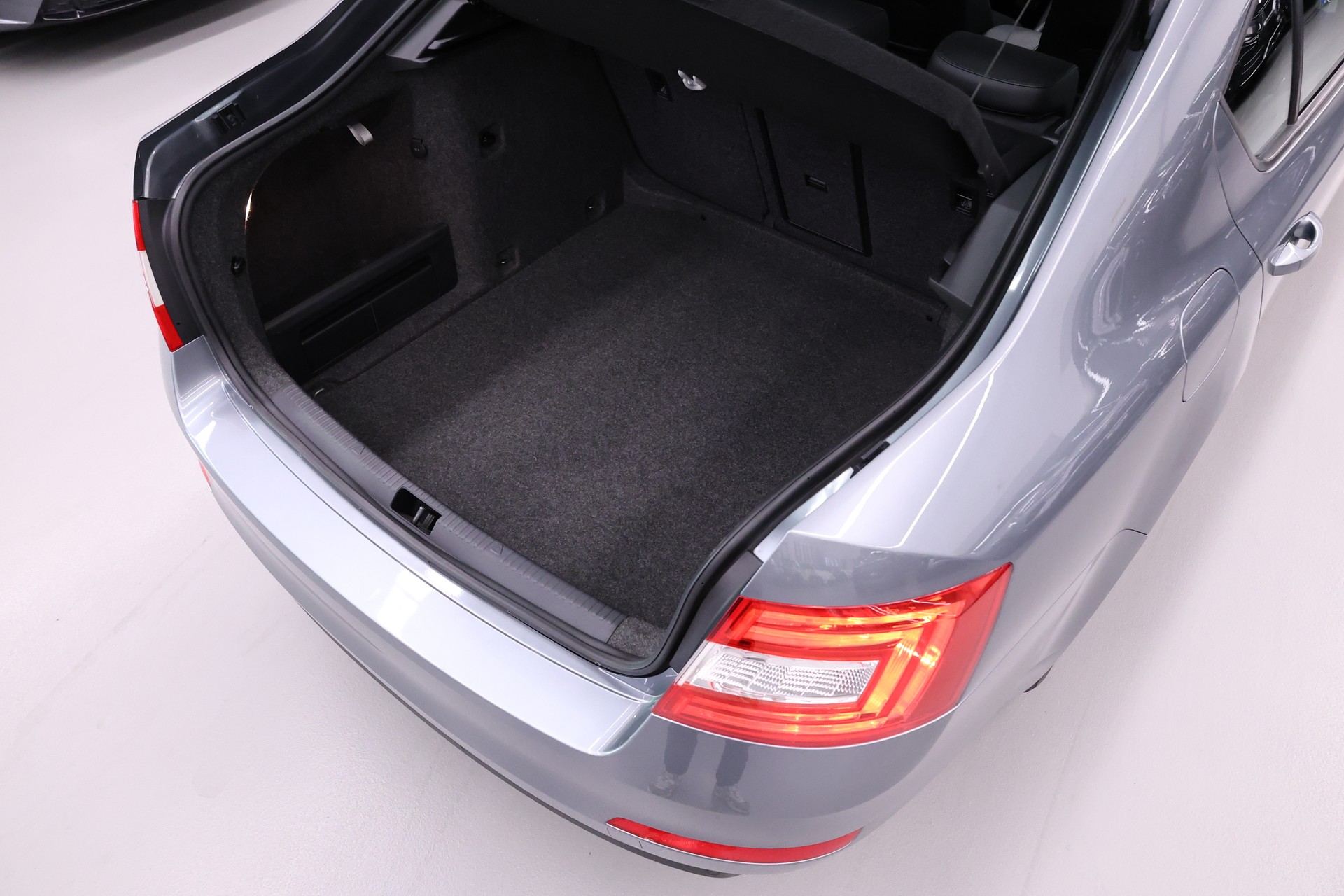 SKODA Octavia 1.8 TSI Elegance DSG-image-8