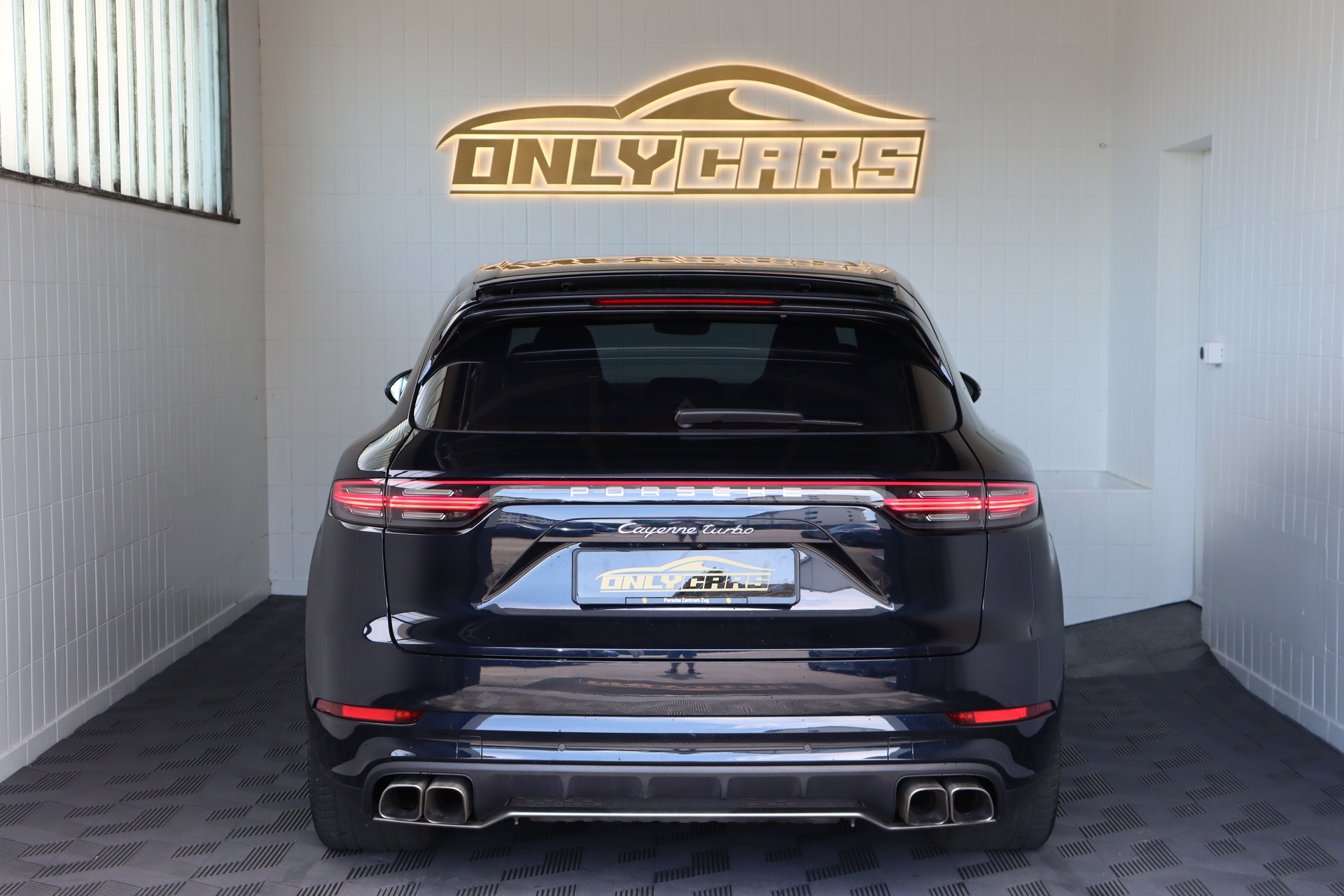 PORSCHE Cayenne Turbo-image-3