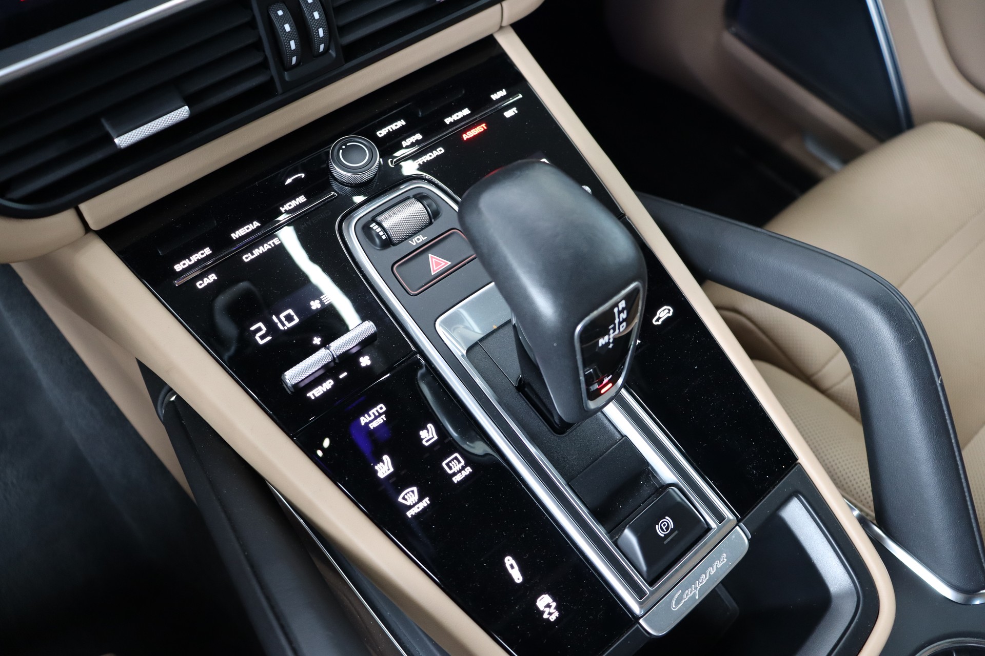 PORSCHE Cayenne Turbo-image-21