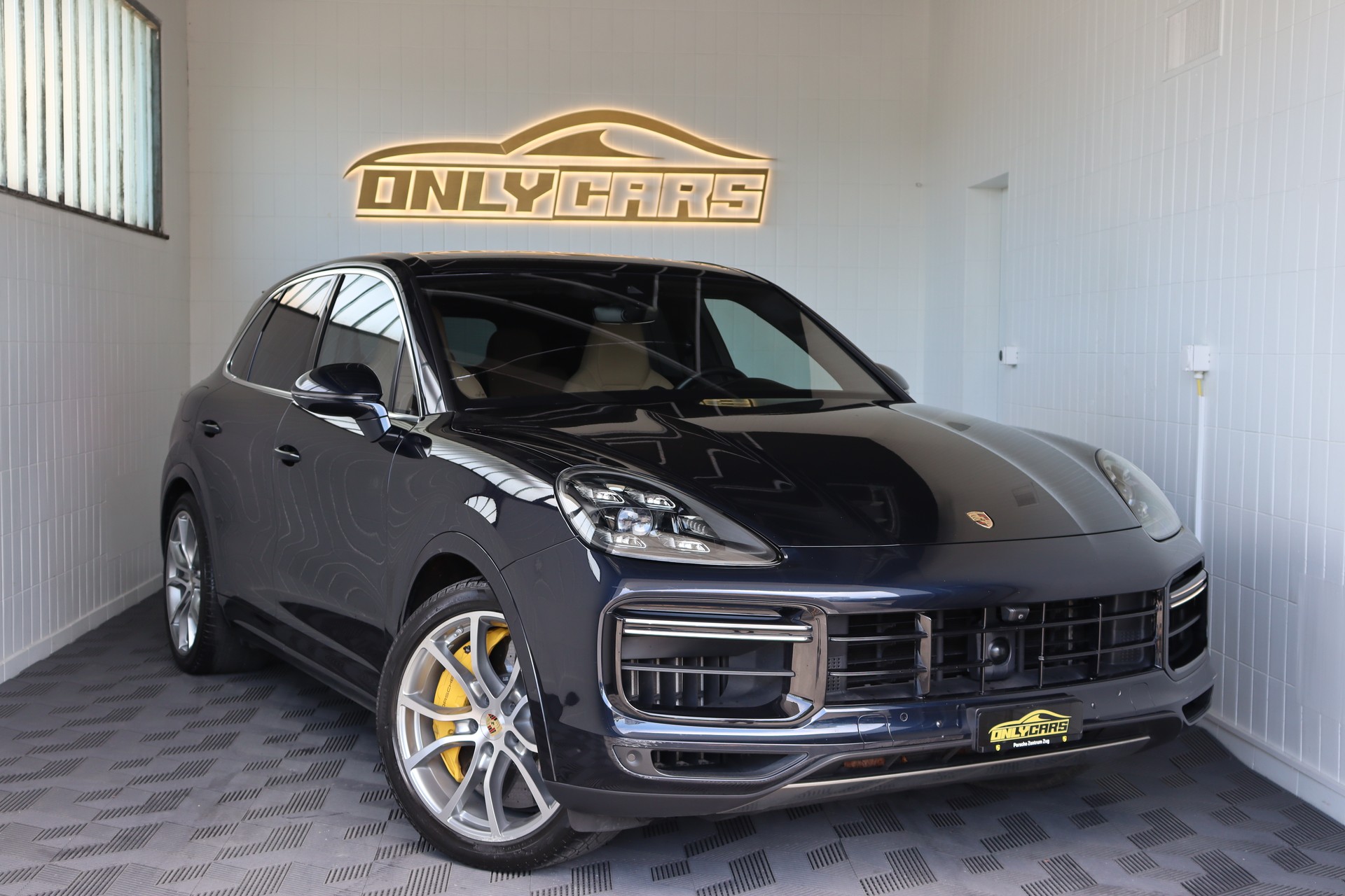 PORSCHE Cayenne Turbo-image-0