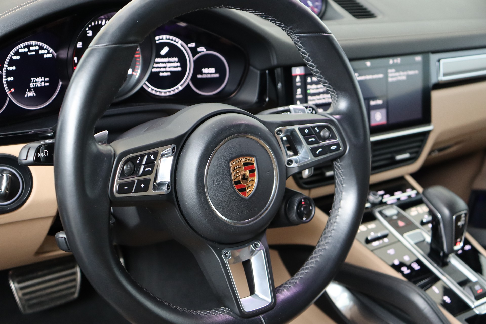 PORSCHE Cayenne Turbo-image-11