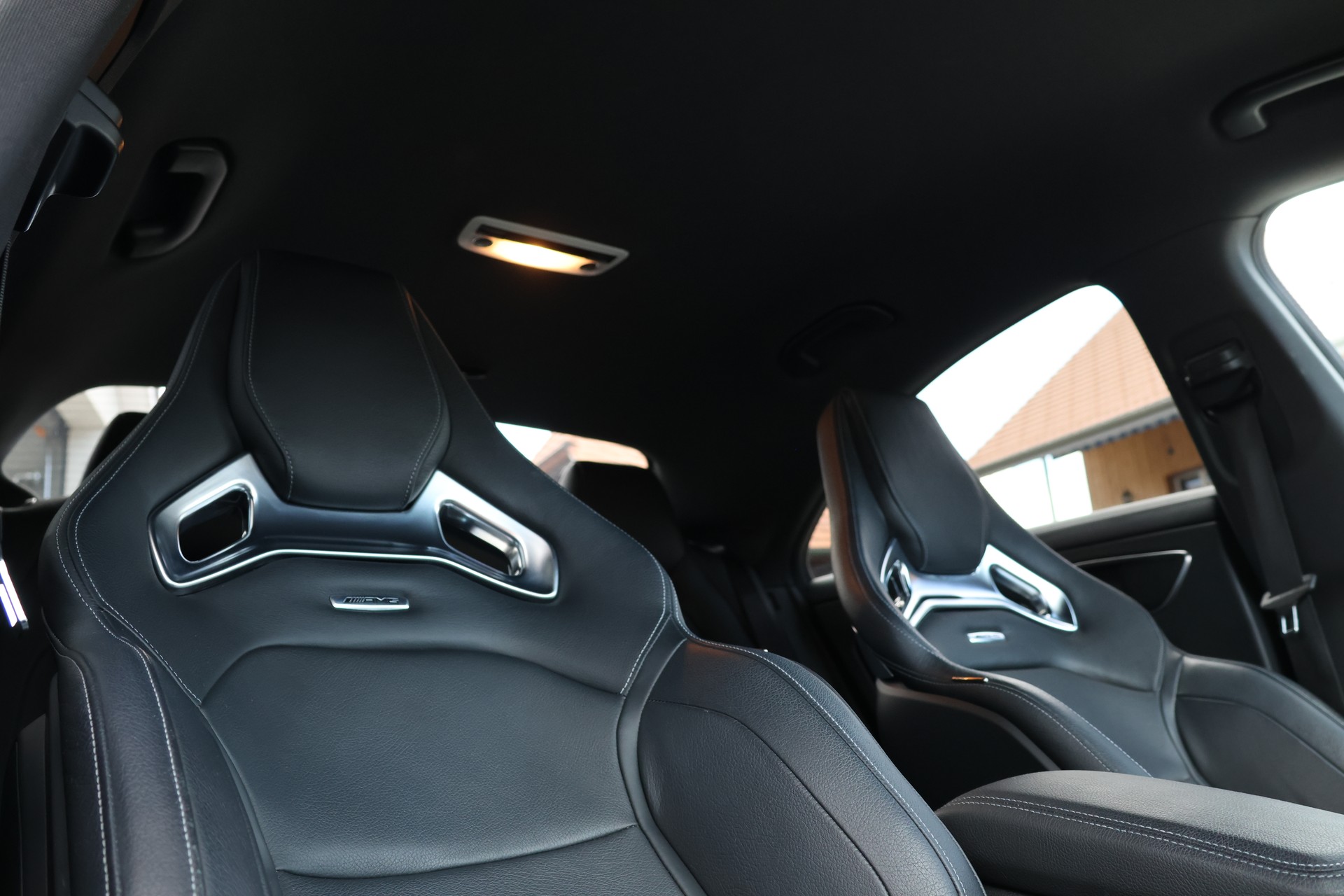 MERCEDES-BENZ CLA 45 AMG 4Matic Speedshift-image-22