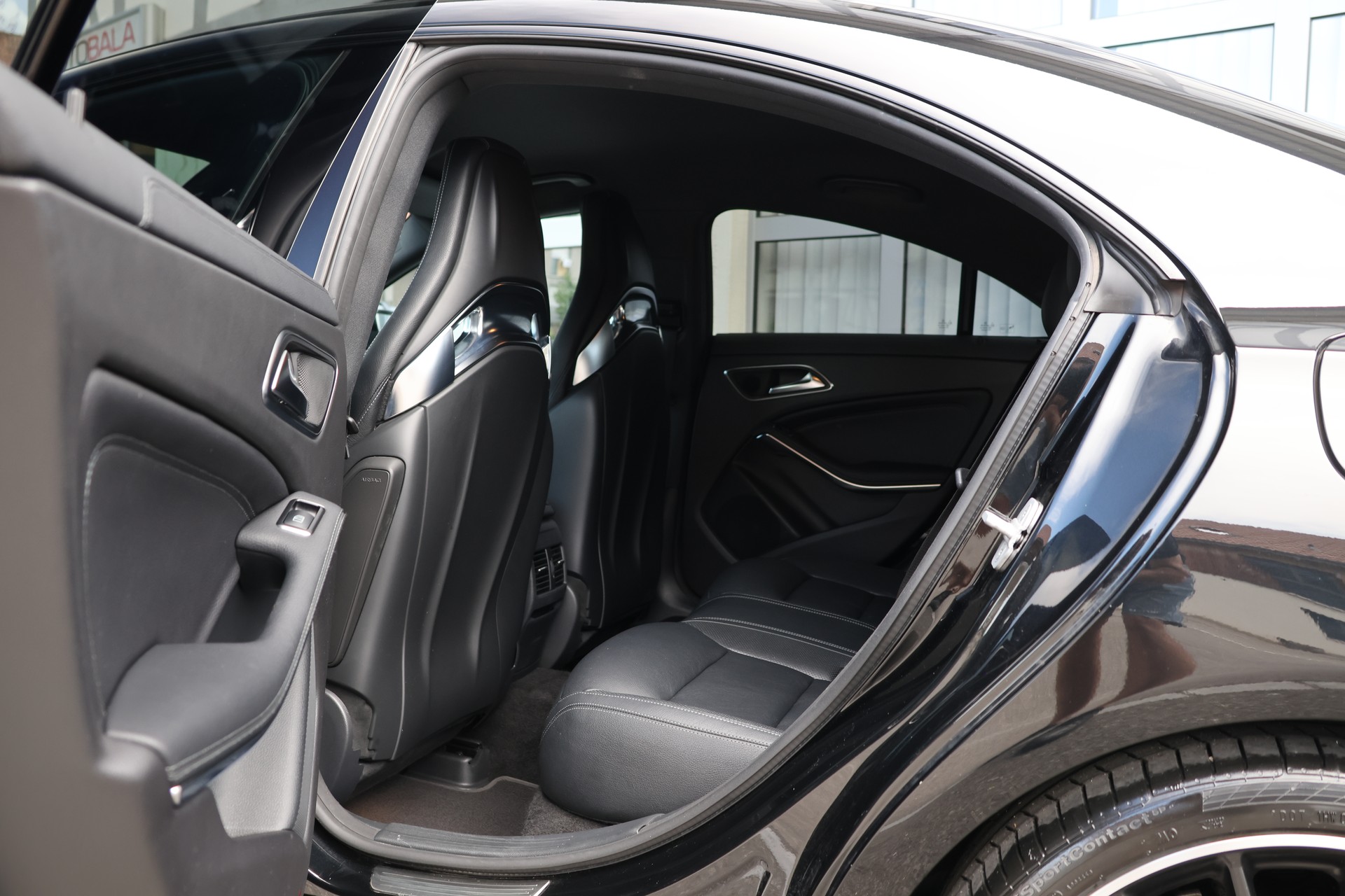 MERCEDES-BENZ CLA 45 AMG 4Matic Speedshift-image-14