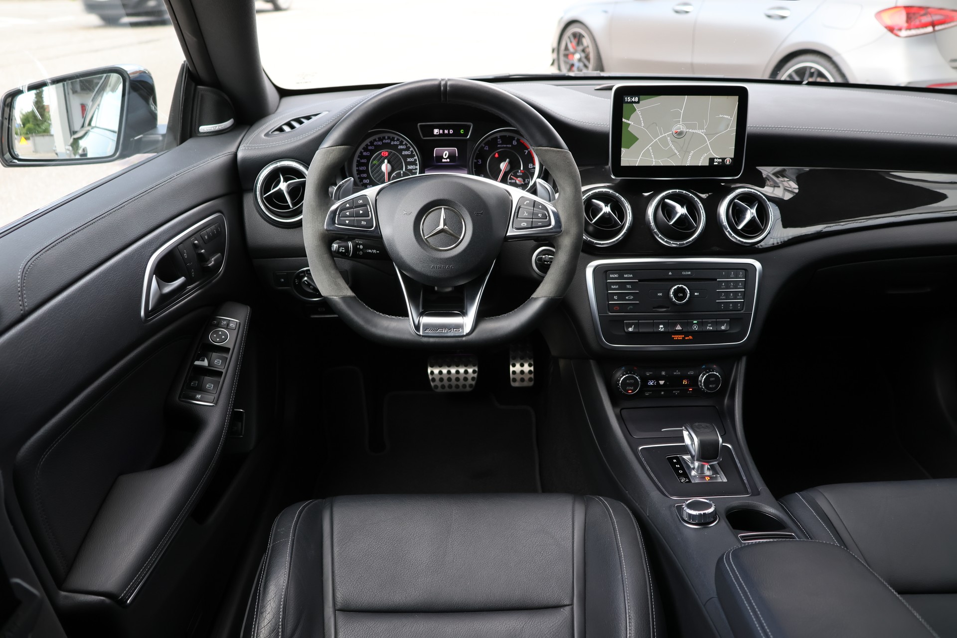 MERCEDES-BENZ CLA 45 AMG 4Matic Speedshift-image-15