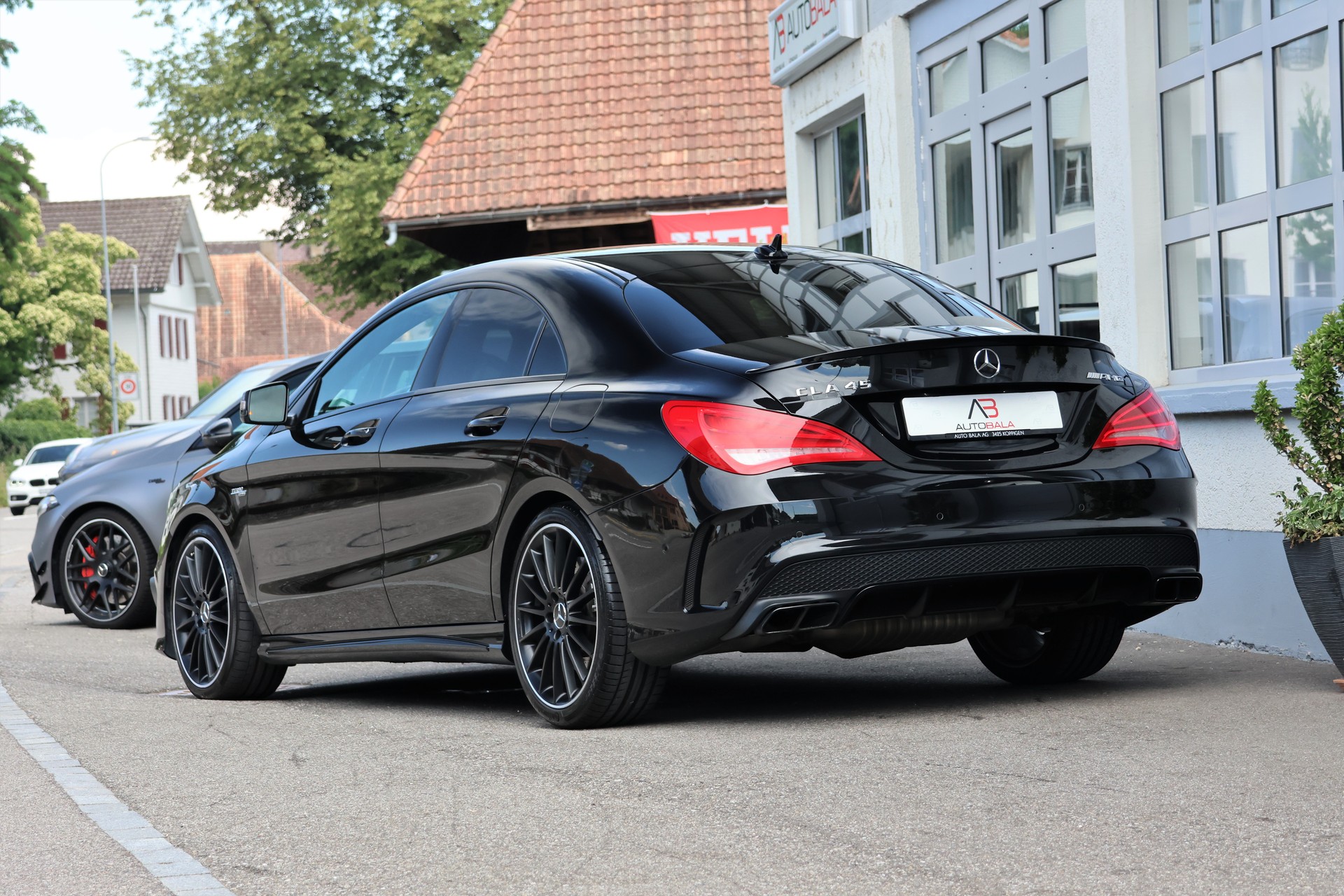 MERCEDES-BENZ CLA 45 AMG 4Matic Speedshift-image-2