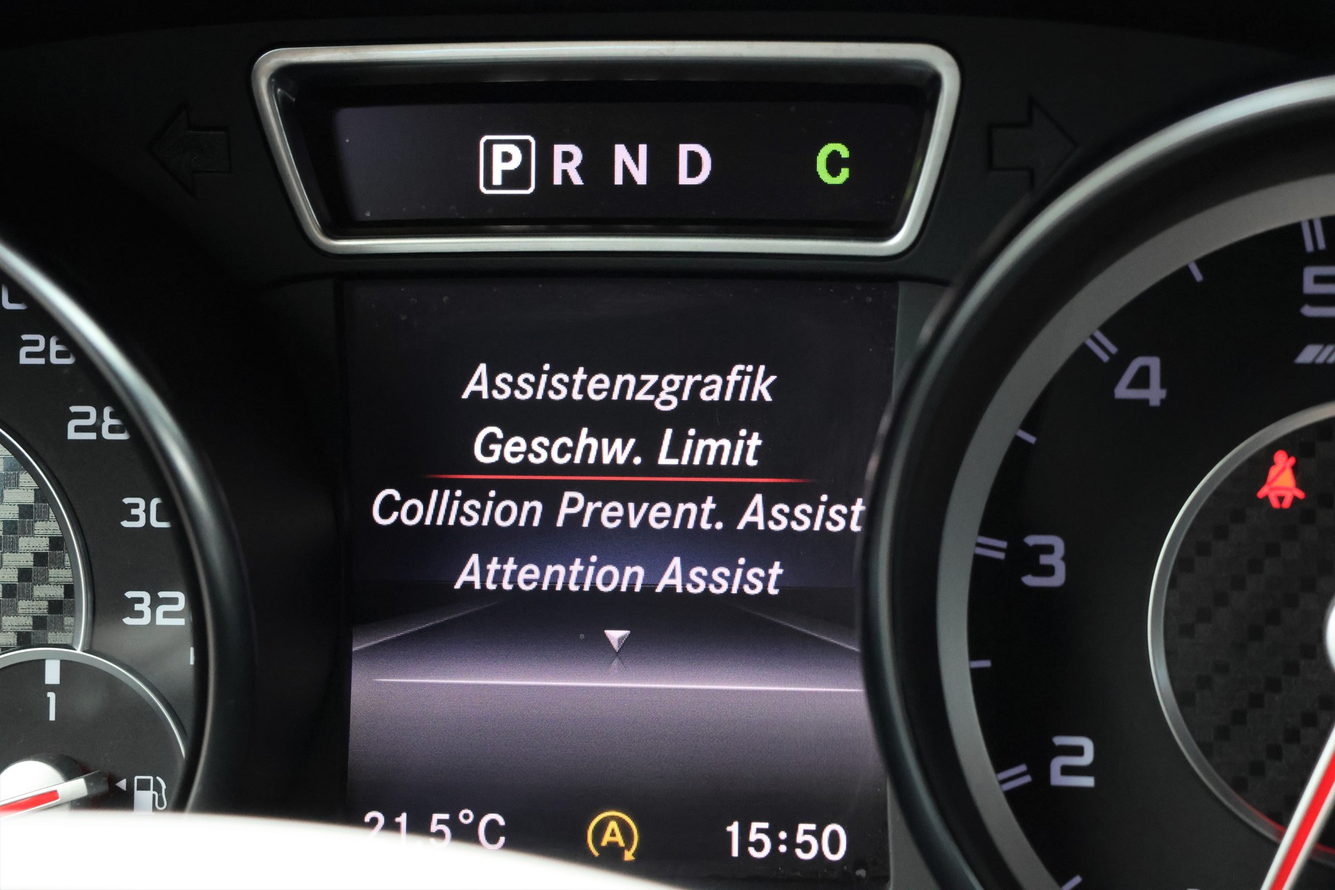 MERCEDES-BENZ CLA 45 AMG 4Matic Speedshift-image-26