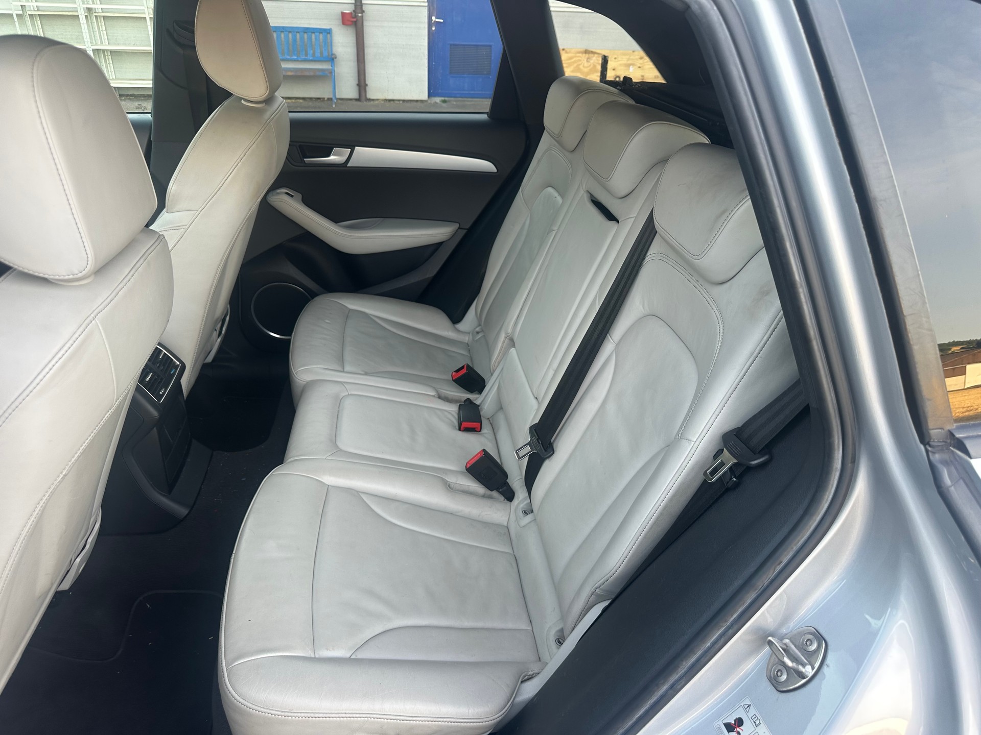 AUDI Q5 2.0 TFSI quattro S-tronic-image-8