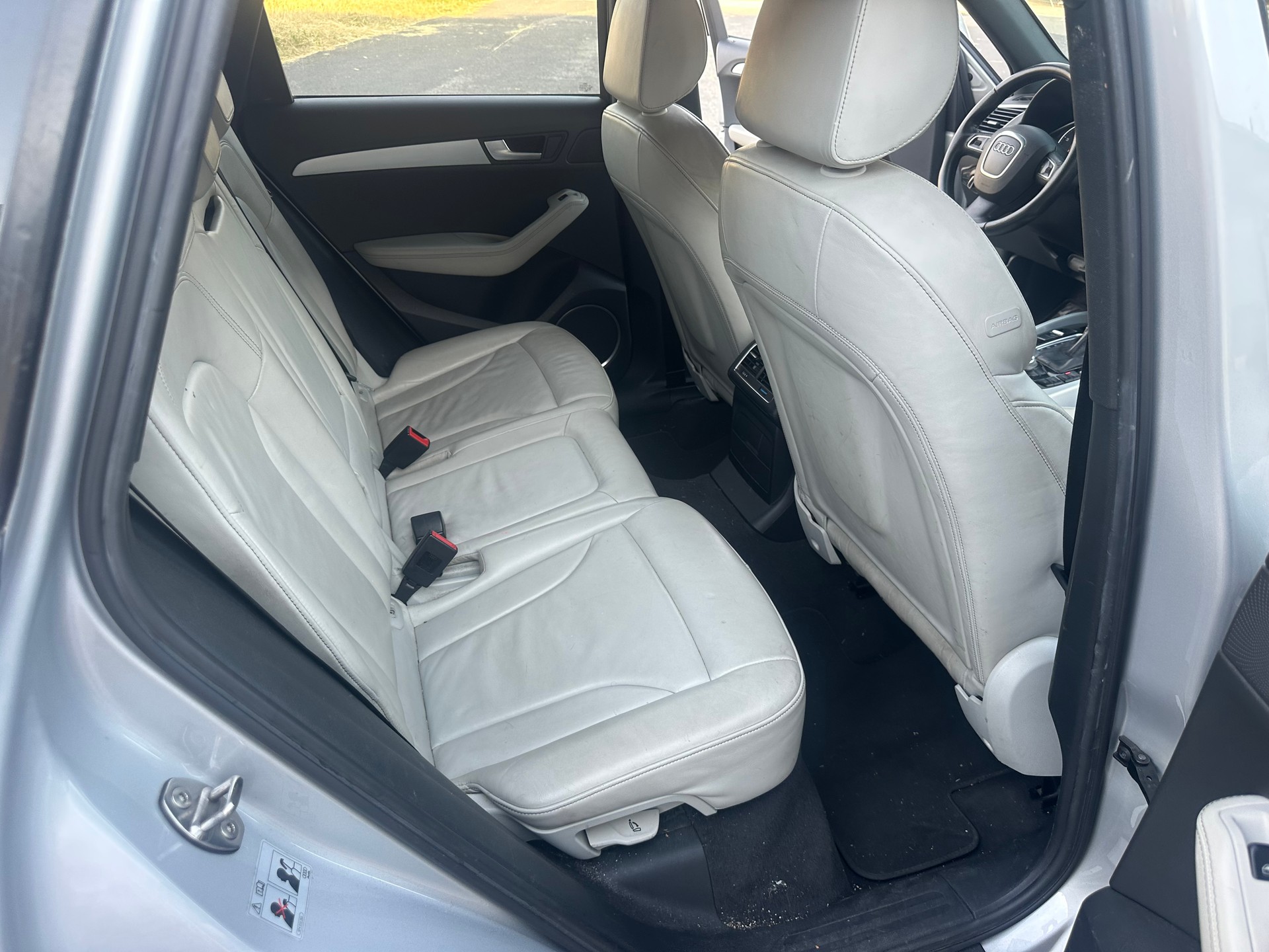 AUDI Q5 2.0 TFSI quattro S-tronic-image-15