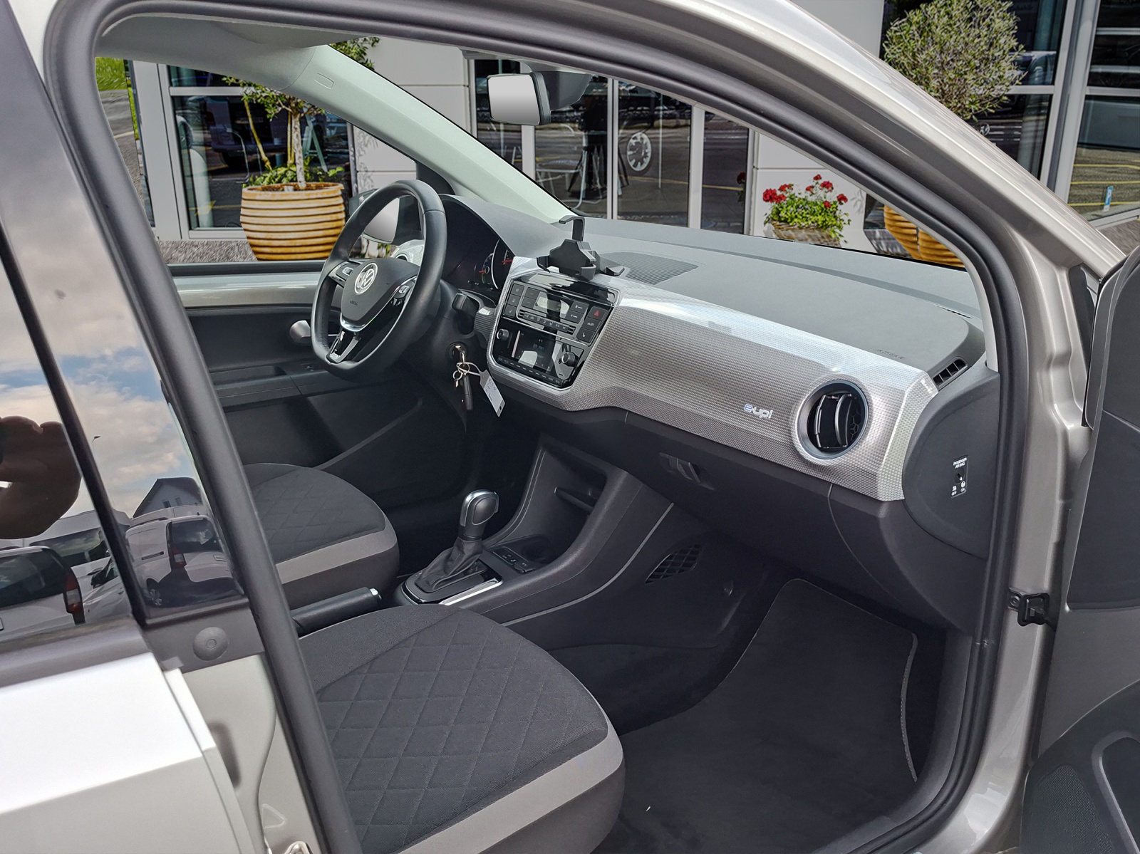 VW e-Up-image-18