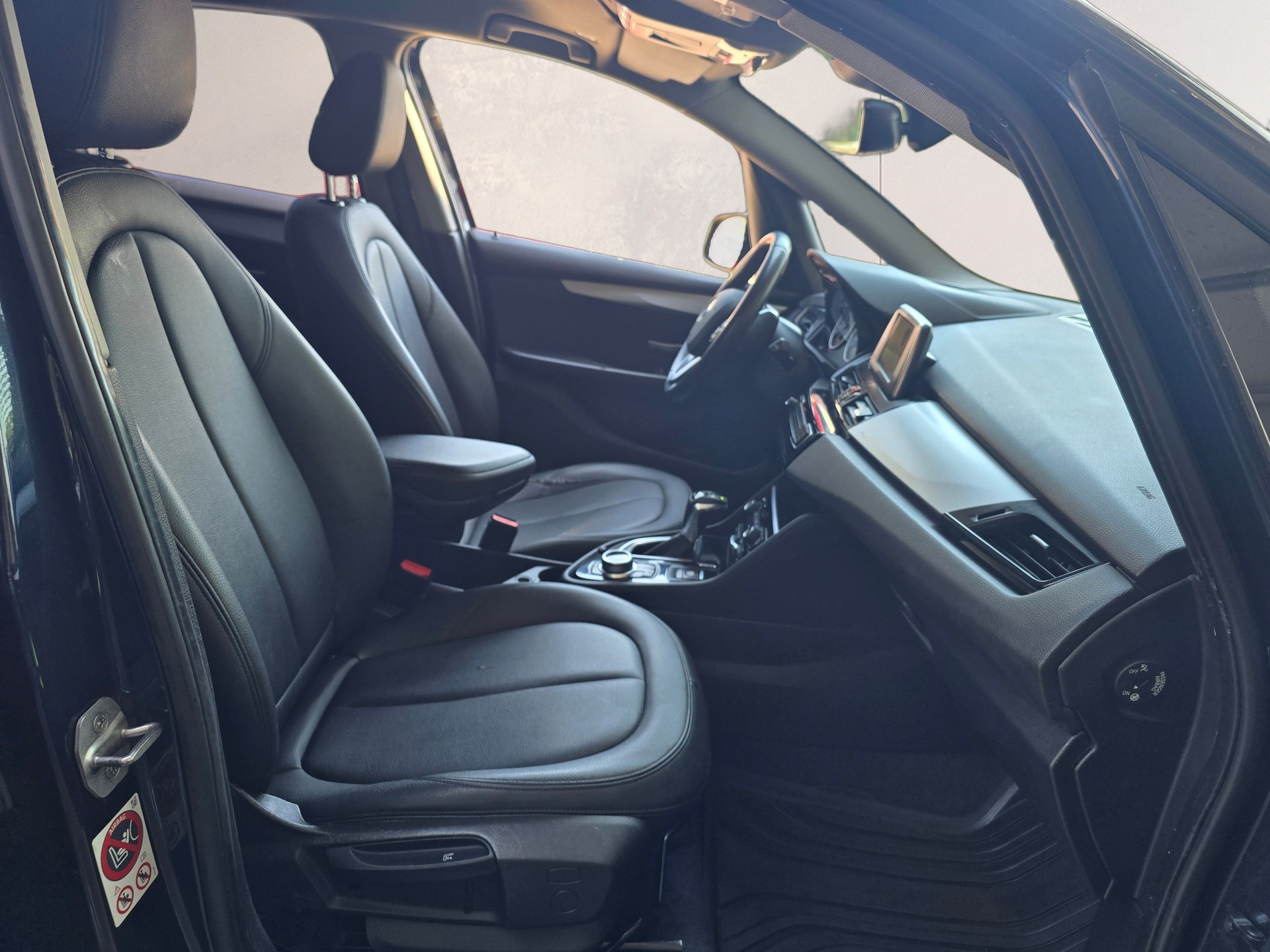 BMW 225xe iPerformance Active Tourer Steptronic-image-12