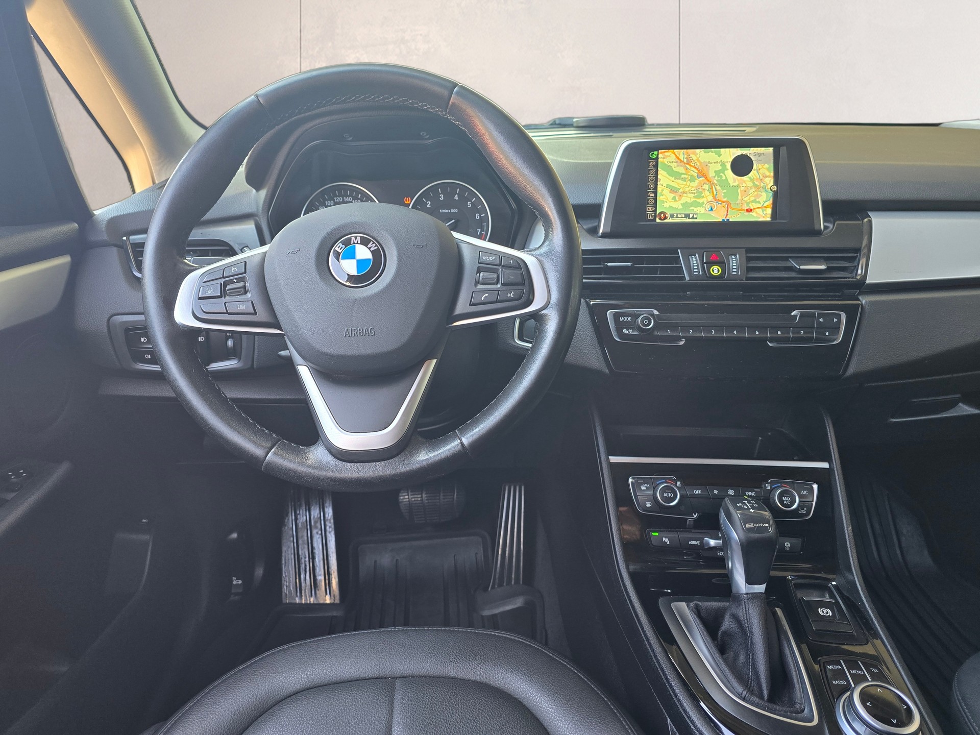 BMW 225xe iPerformance Active Tourer Steptronic-image-9