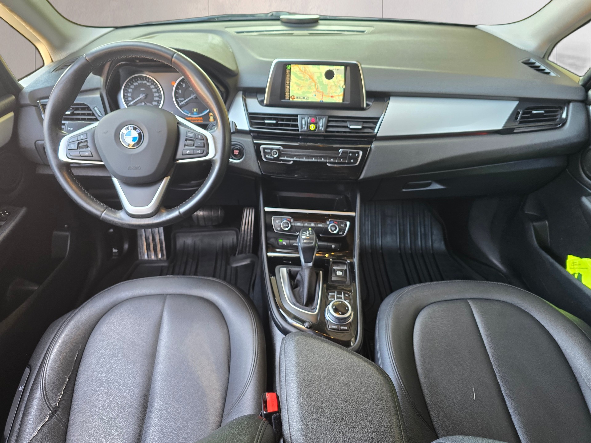 BMW 225xe iPerformance Active Tourer Steptronic-image-2
