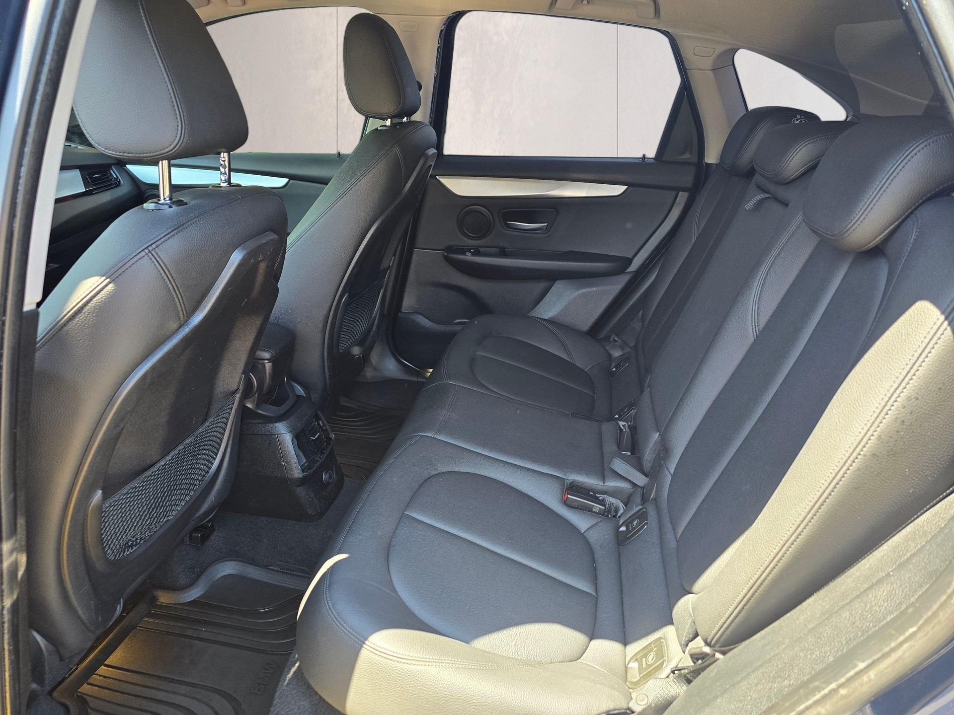 BMW 225xe iPerformance Active Tourer Steptronic-image-13