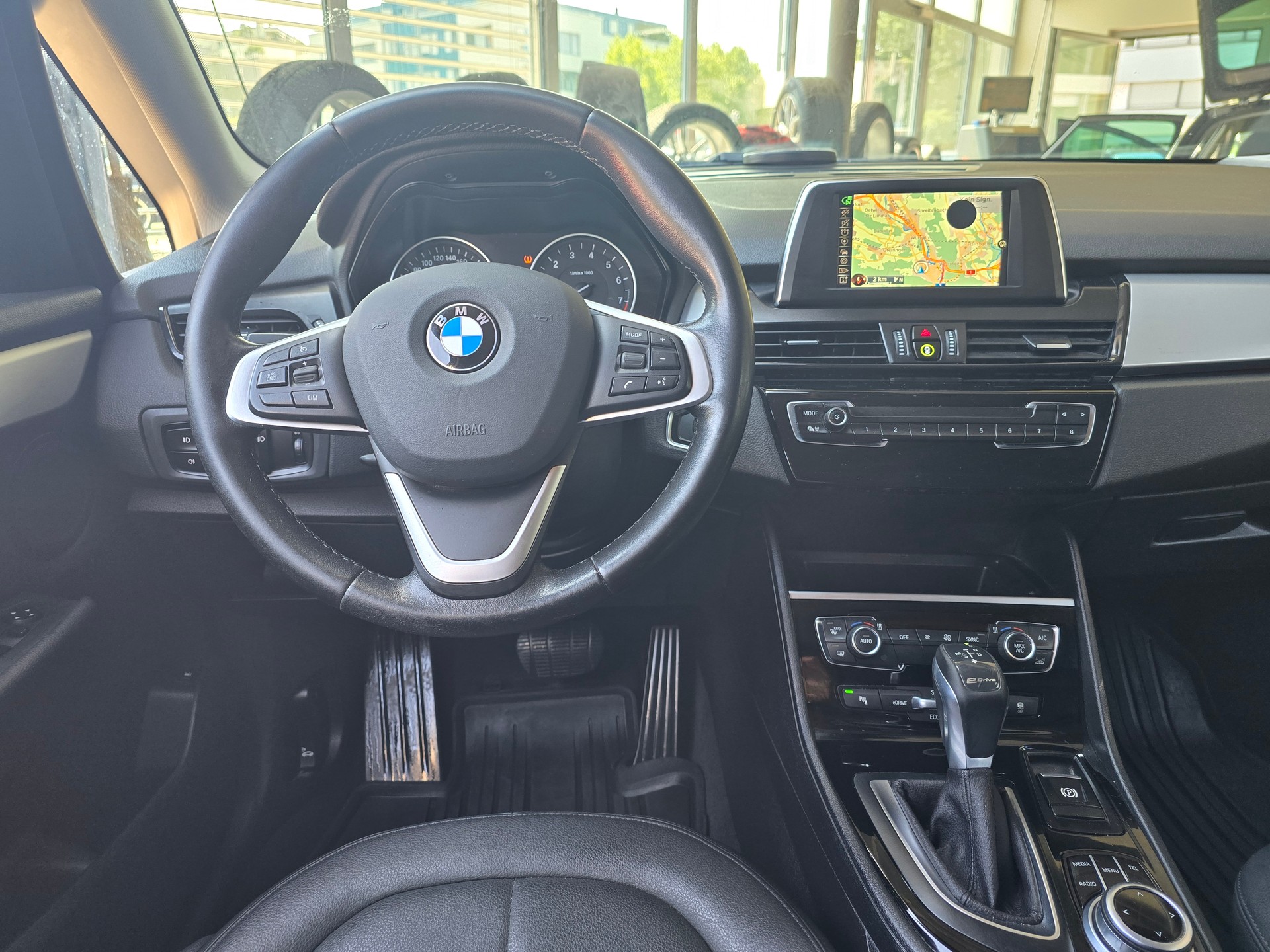 BMW 225xe iPerformance Active Tourer Steptronic-image-13