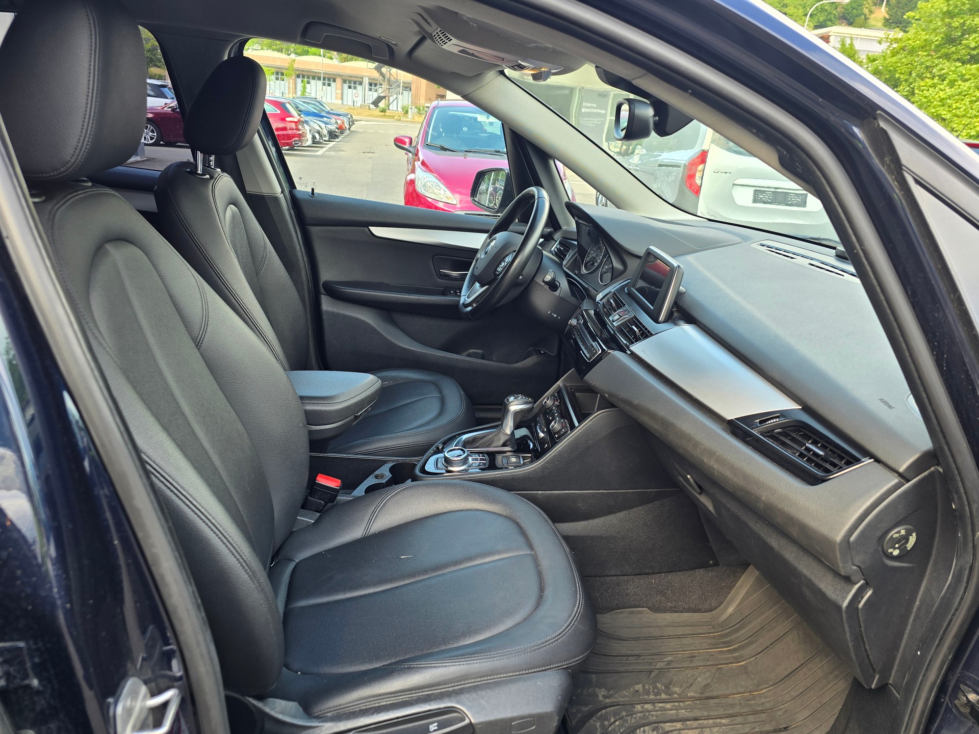 BMW 225xe iPerformance Active Tourer Steptronic-image-13