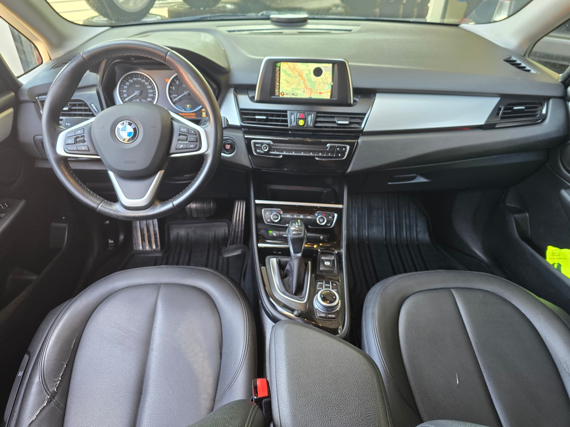 BMW 225xe iPerformance Active Tourer Steptronic-image-2