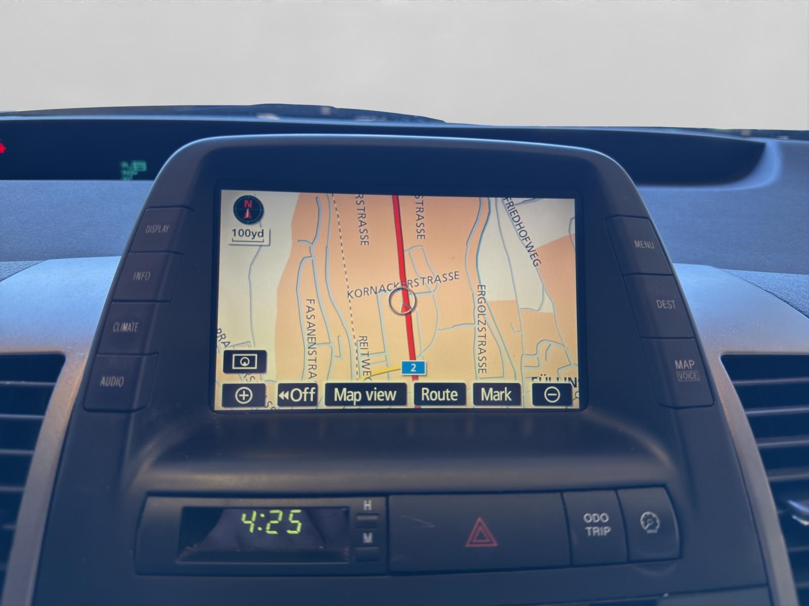 TOYOTA Prius 1.5 16V Hybrid-image-10