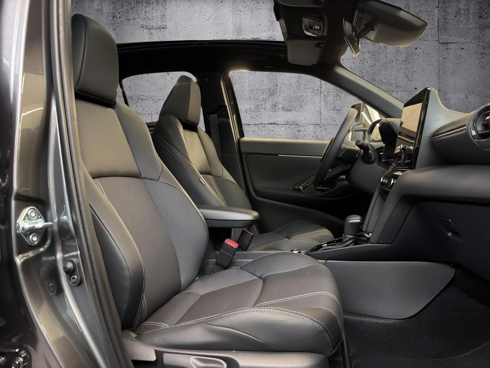 TOYOTA Yaris Cross 1.5 VVT-i HSD Premium AWD-i *10 Jahre Garantie*-image-9