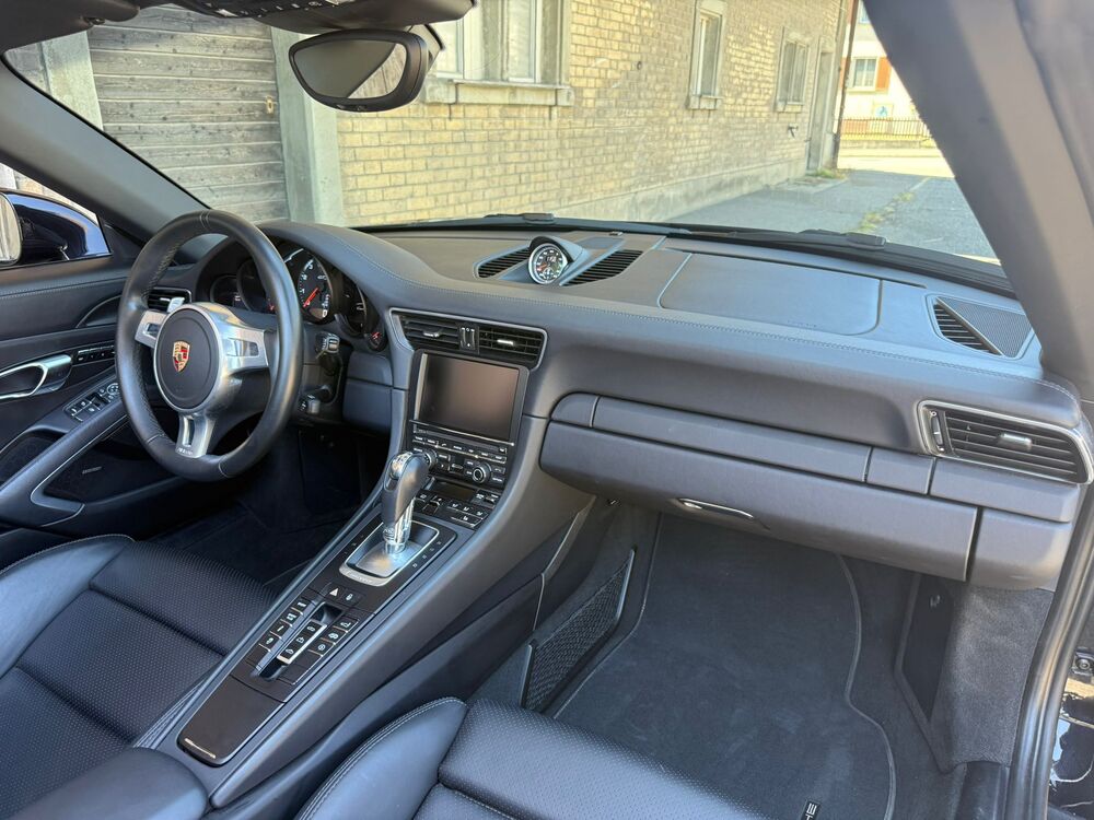 PORSCHE 911 Cabrio Carrera 4 GTS PDK-image-11
