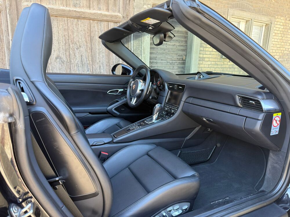 PORSCHE 911 Cabrio Carrera 4 GTS PDK-image-6