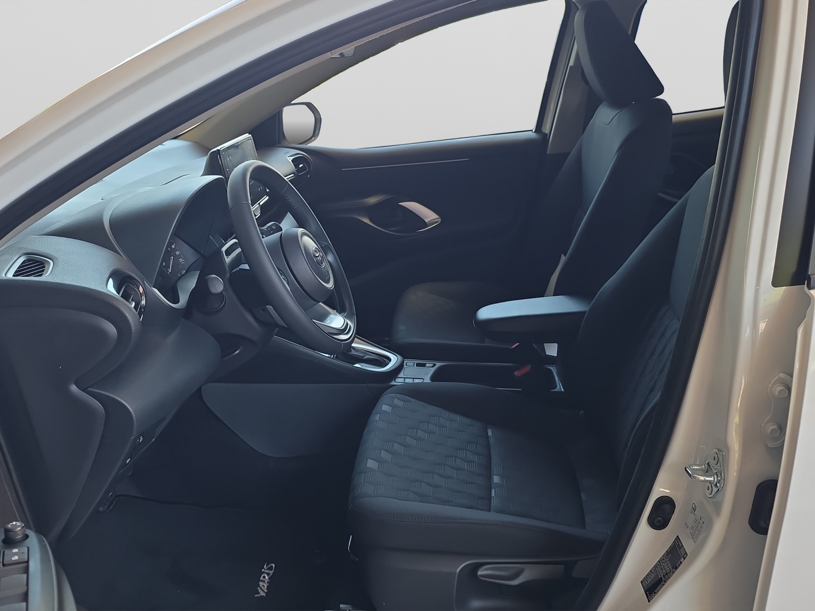 TOYOTA Yaris 1.5 VVT-i HSD Comfort-image-8