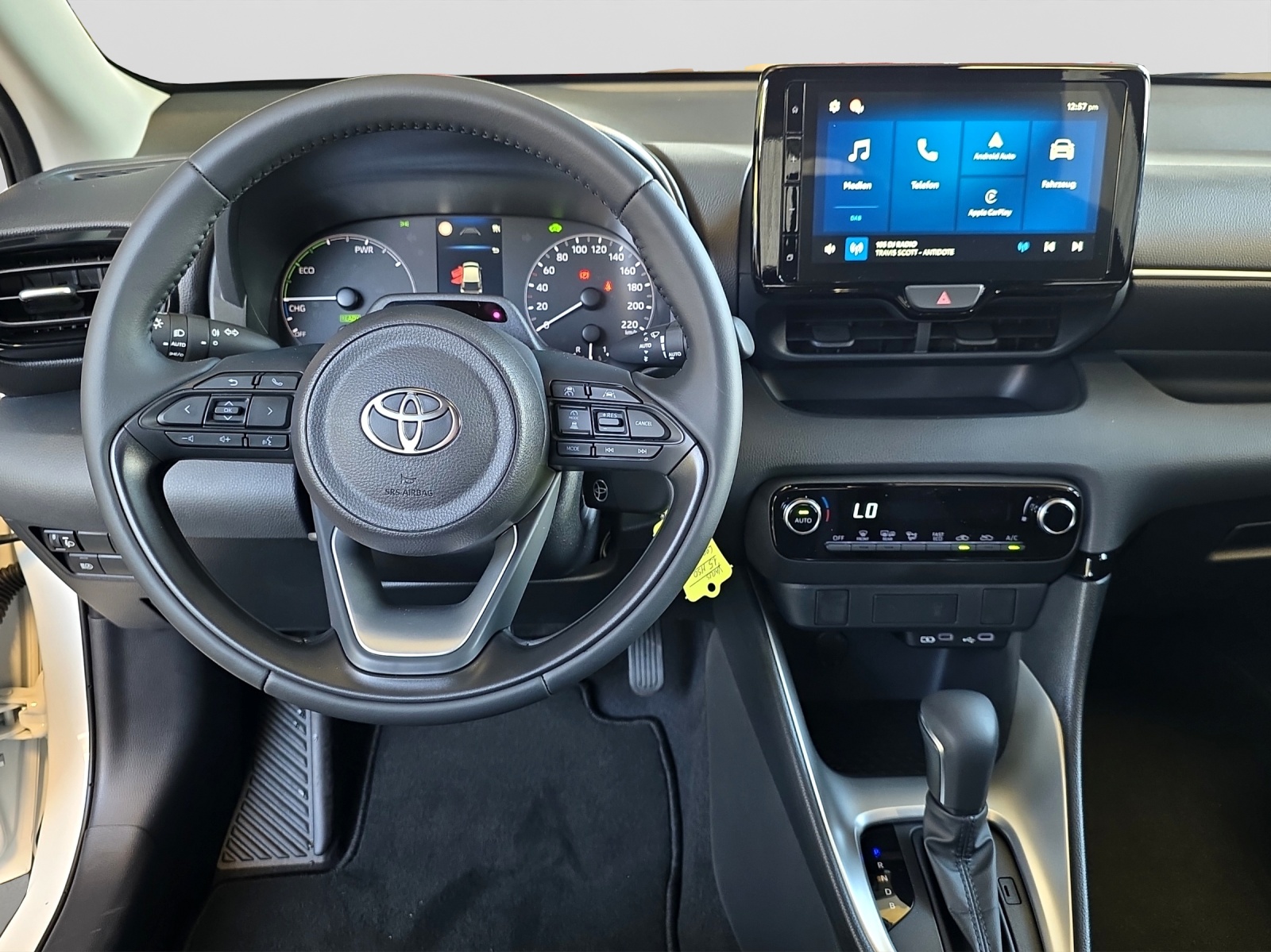 TOYOTA Yaris 1.5 VVT-i HSD Comfort-image-10