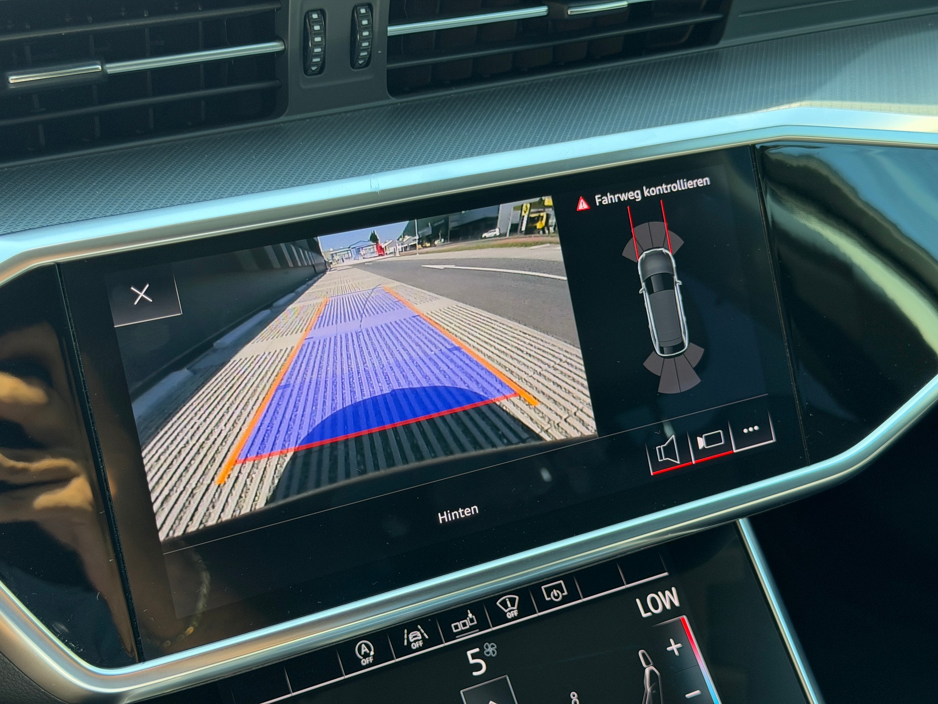 AUDI A6 Avant 40 TDI Design quattro S-tronic-image-19