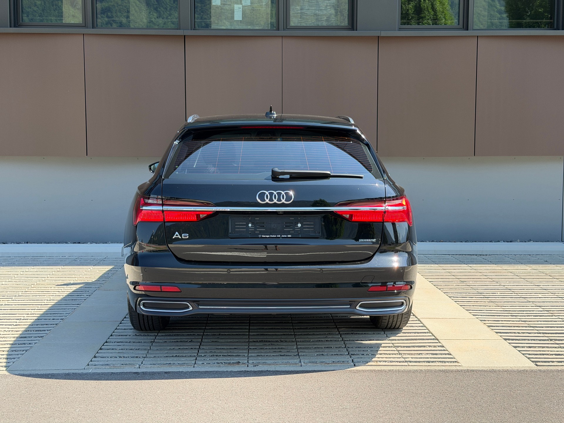 AUDI A6 Avant 40 TDI Design quattro S-tronic-image-4