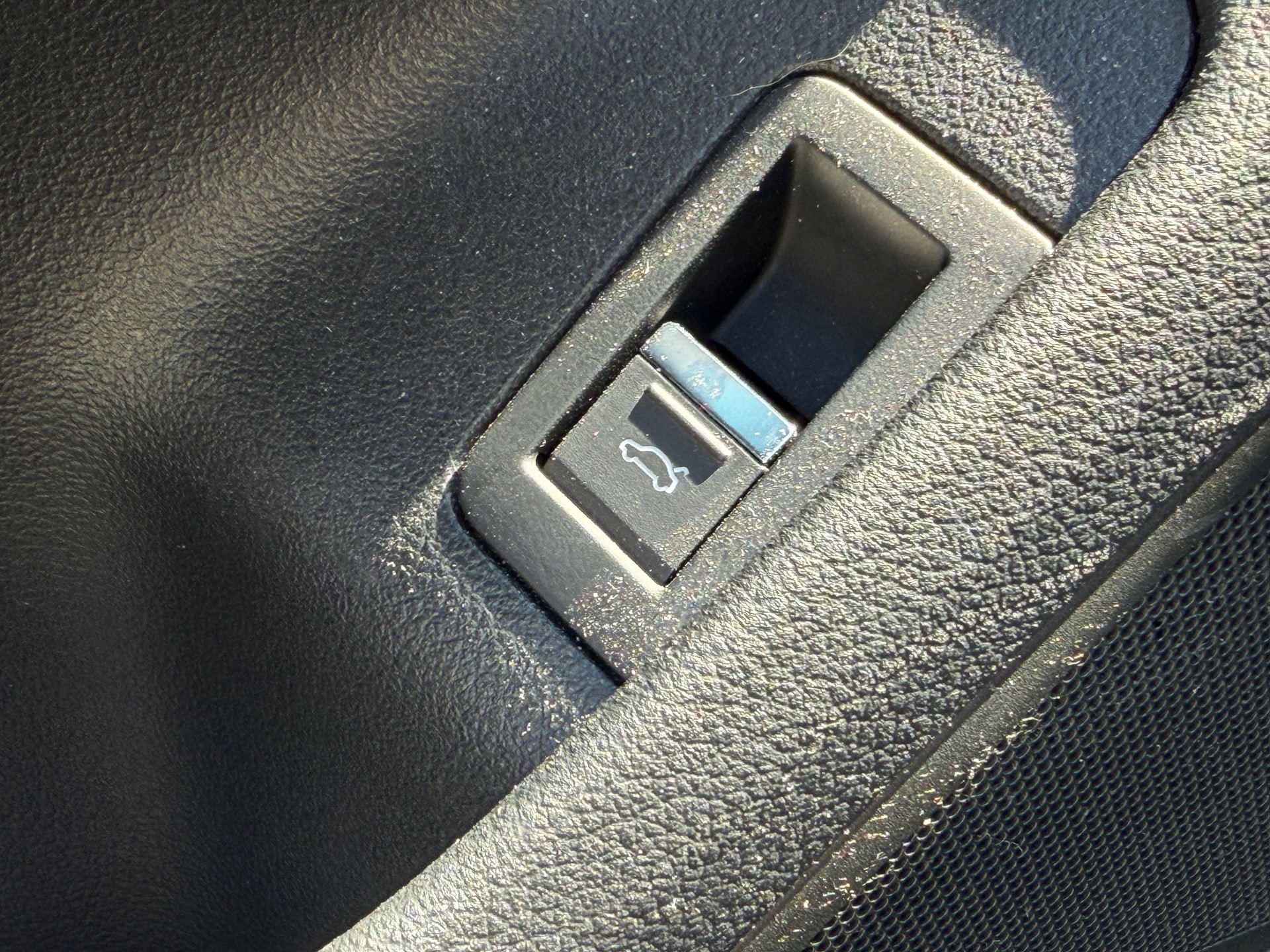 AUDI A6 Avant 40 TDI Design quattro S-tronic-image-25